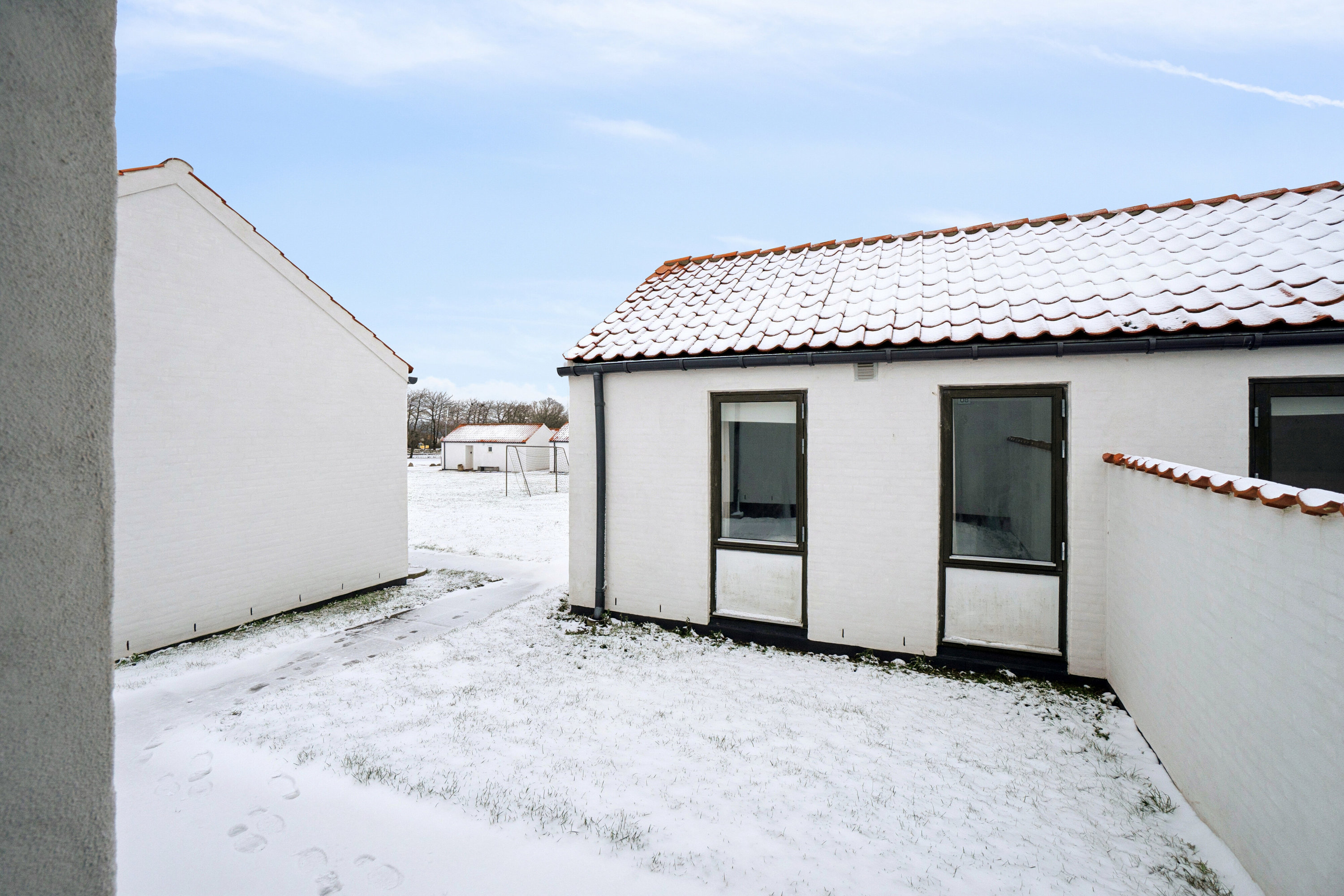 Fremhævet udendørs billede i fuldskærmstilstand. Billede af Genvej 4, 80., Allinge, 3770 Allinge