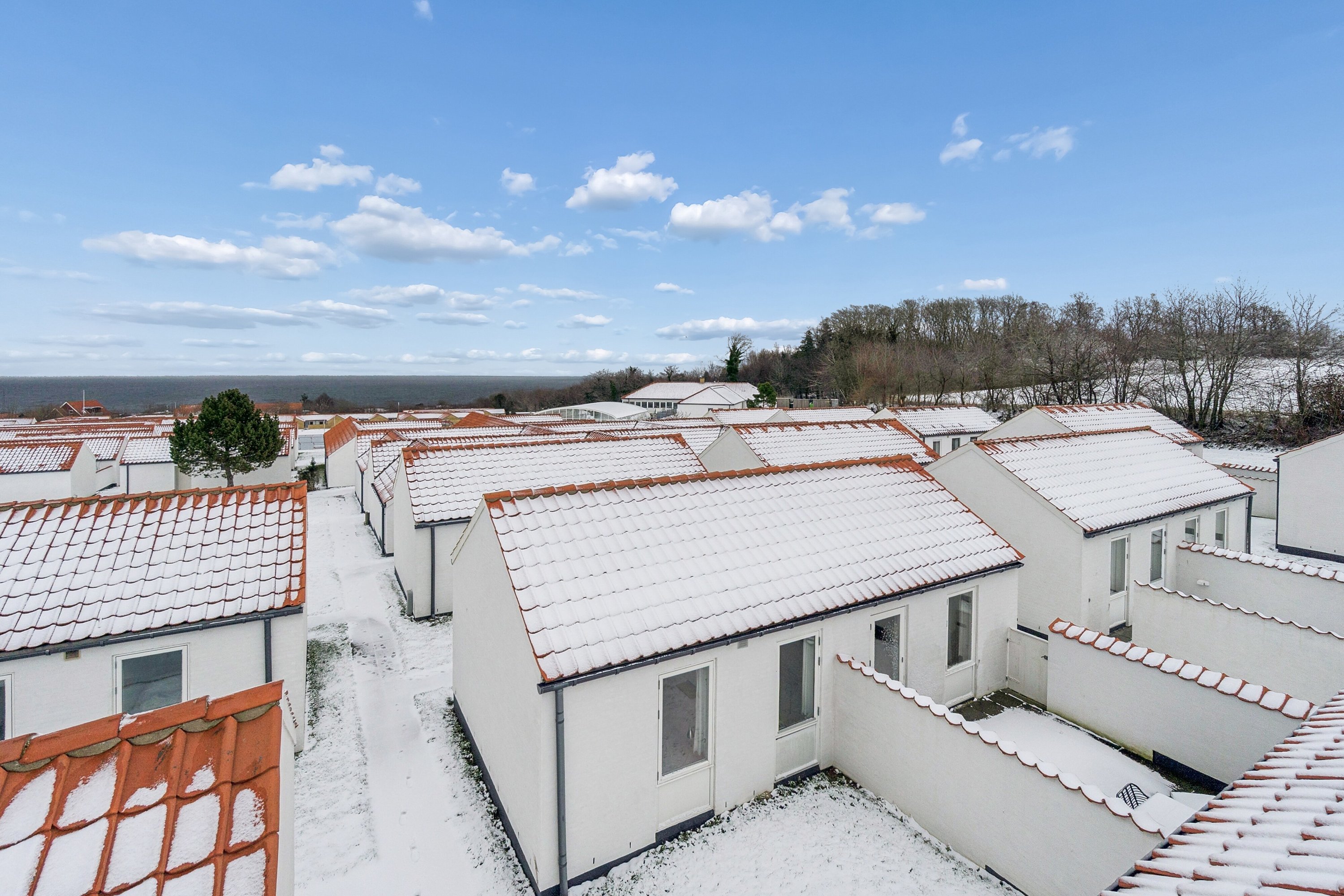 Fremhævet set fra haven billede i fuldskærmstilstand. Billede af Genvej 4, 80., Allinge, 3770 Allinge