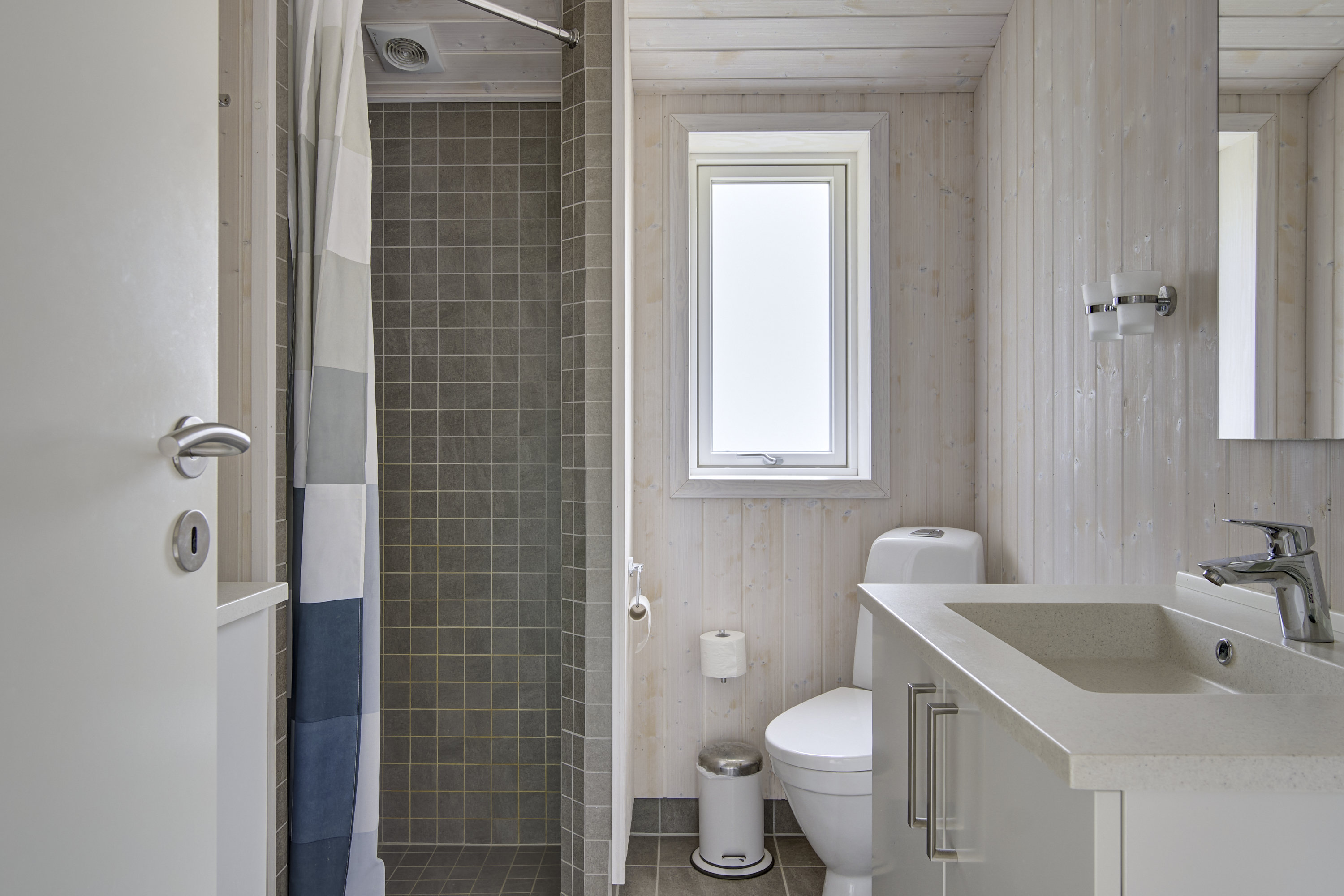 Fremhævet badeværelse billede i fuldskærmstilstand. Billede af Nordsøvej 51, Vorupør, 7700 Thisted