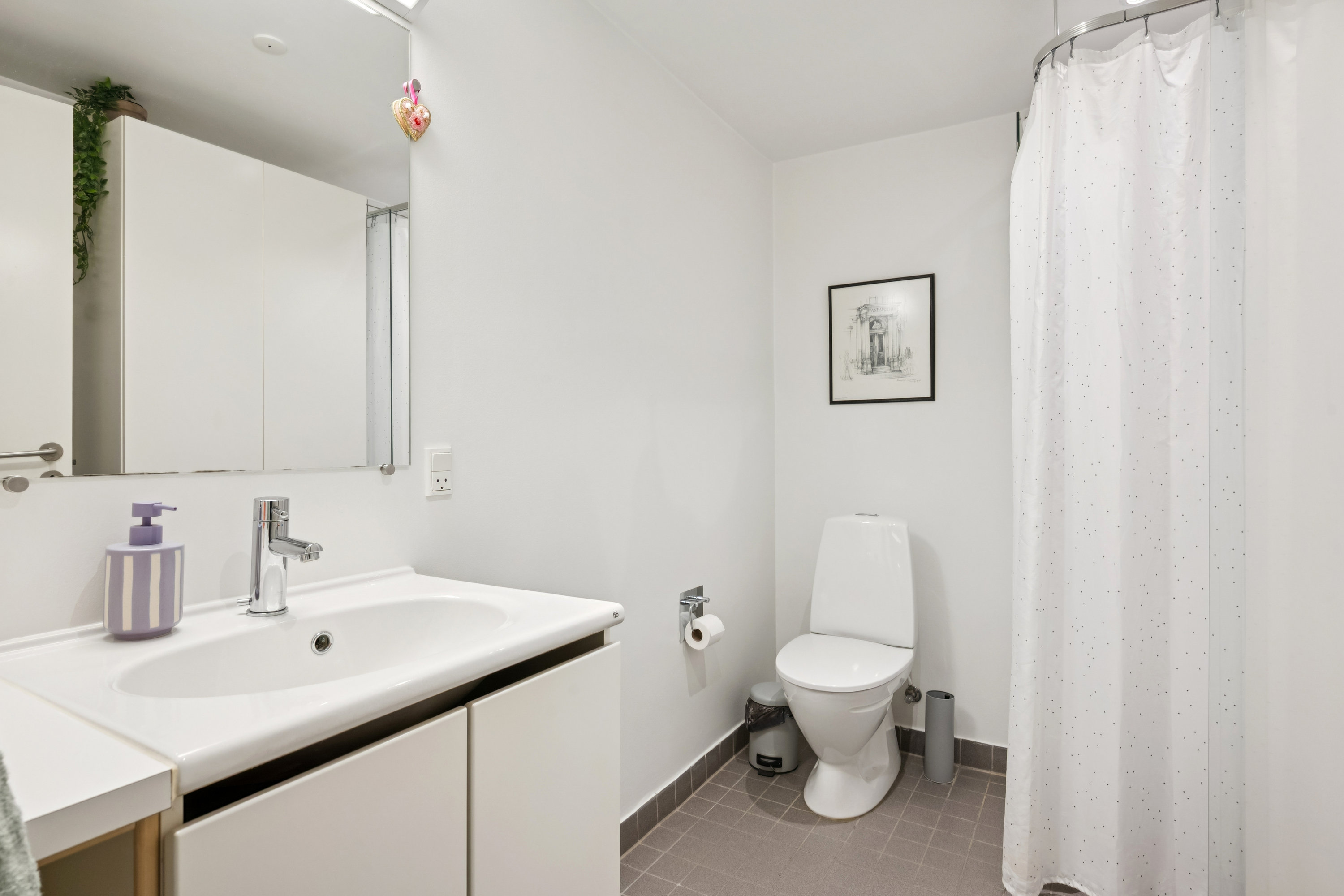 Fremhævet badeværelse billede i fuldskærmstilstand. Billede af Langenæs Allé 39, st.. th., 8000 Aarhus C