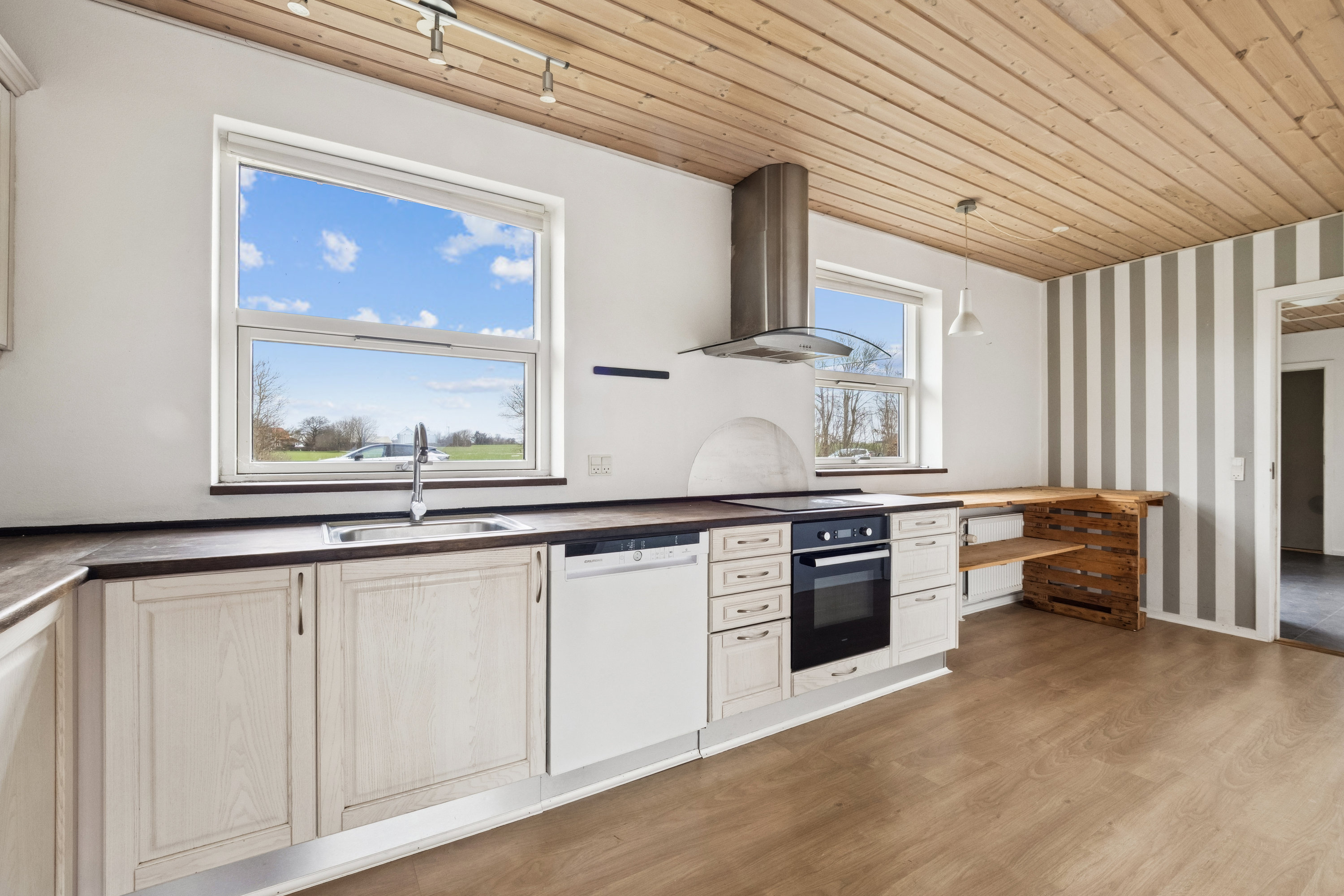 Fremhævet køkken billede i fuldskærmstilstand. Billede af Præstbrovej 241, Erslev, 7950 Erslev