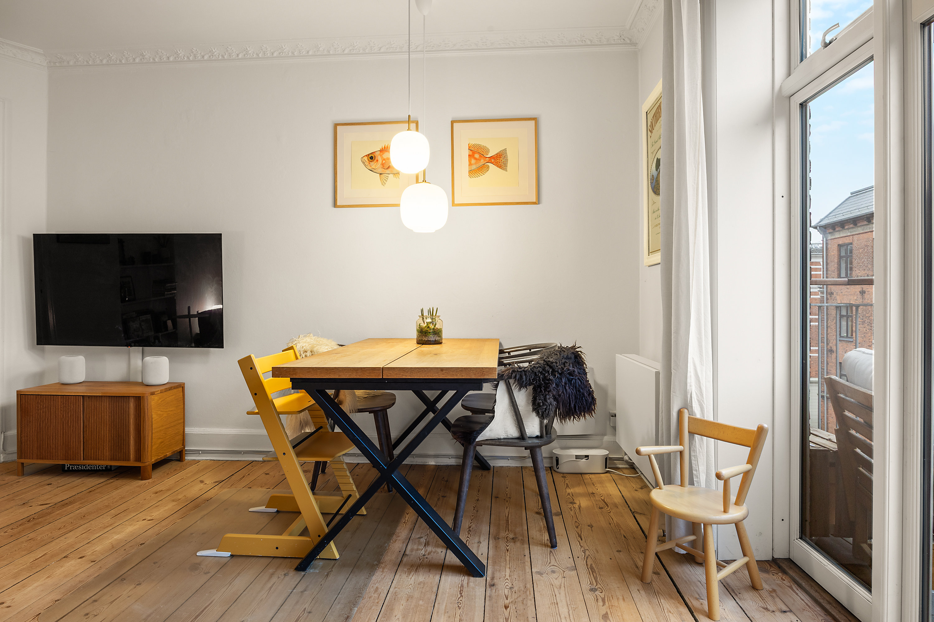 Fremhævet stue billede i fuldskærmstilstand. Billede af Broagergade 4, 4. tv., 1672 København V