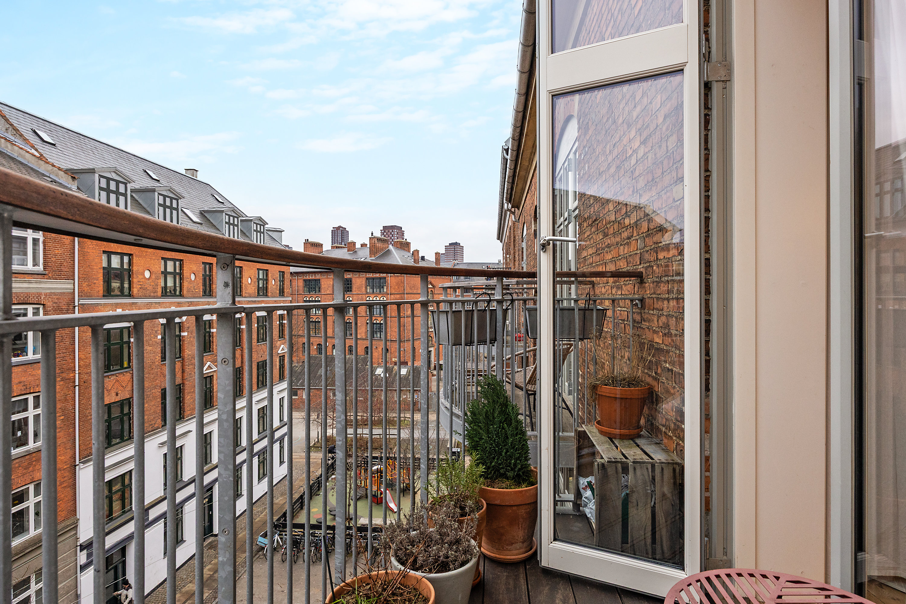 Fremhævet altan billede i fuldskærmstilstand. Billede af Broagergade 4, 4. tv., 1672 København V