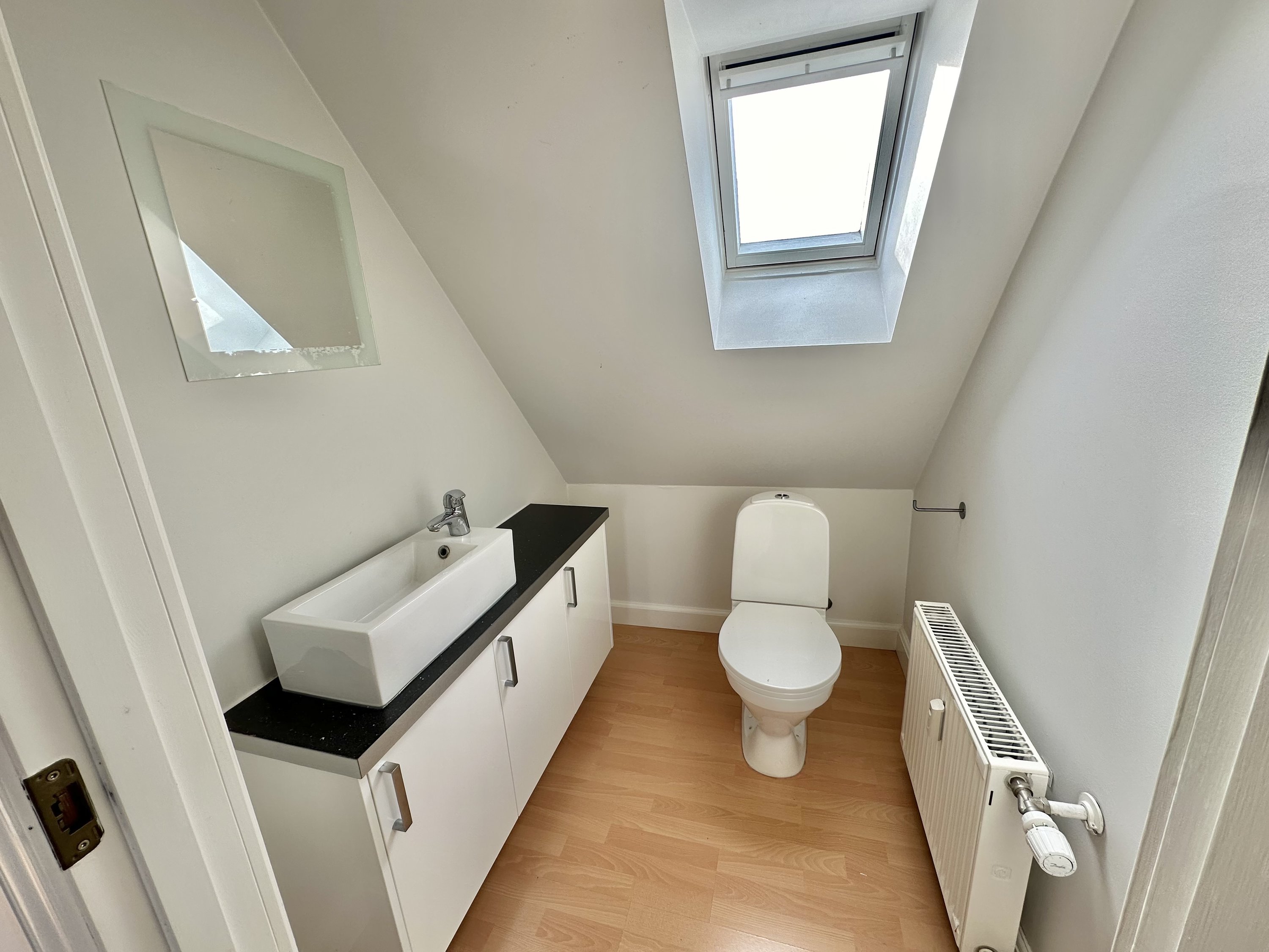 Fremhævet  billede i fuldskærmstilstand. Billede af Lundsgårdsvej 1B, 1. tv., Bolbro, 5200 Odense V