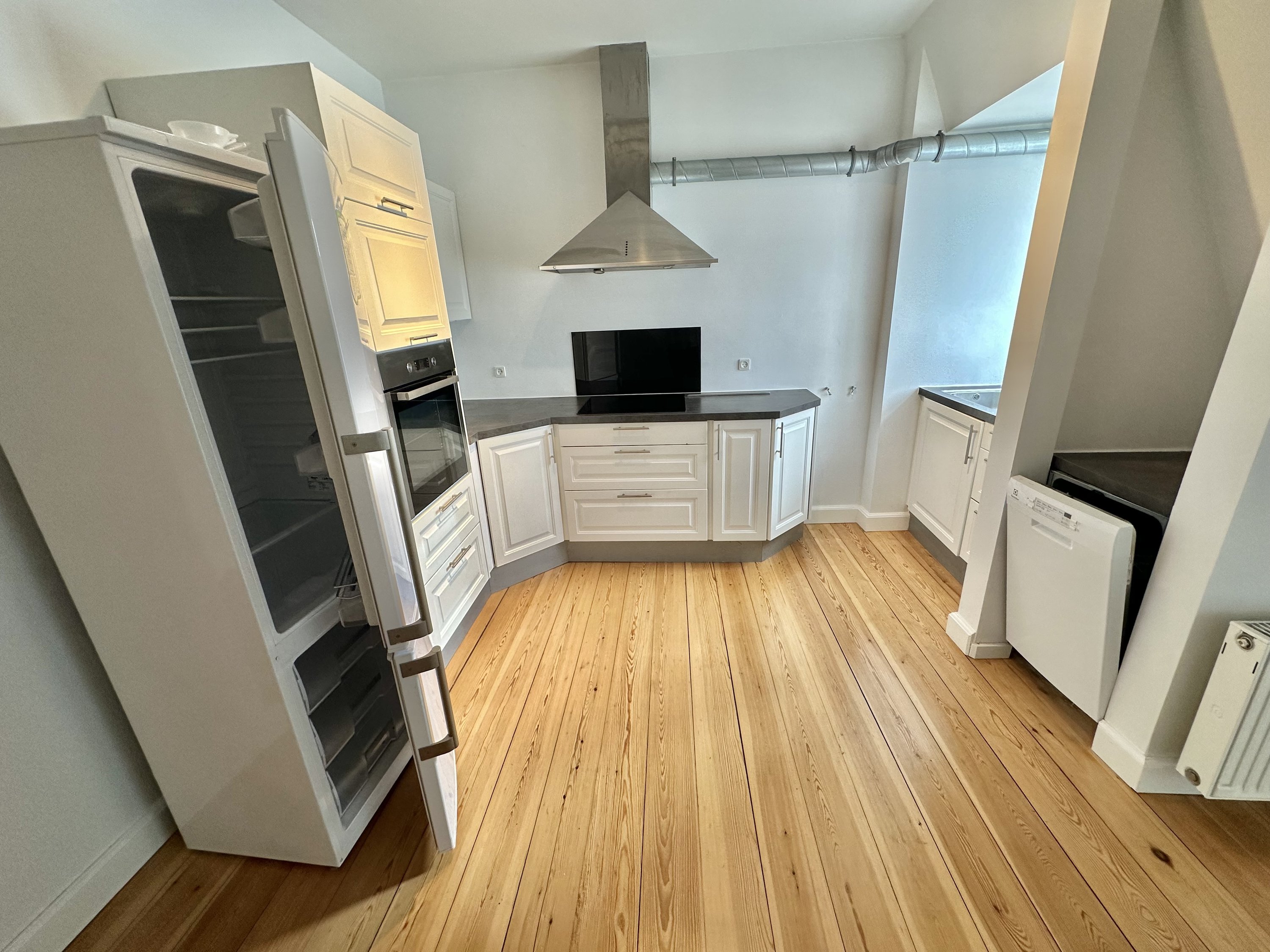 Fremhævet  billede i fuldskærmstilstand. Billede af Lundsgårdsvej 1B, 1. tv., Bolbro, 5200 Odense V