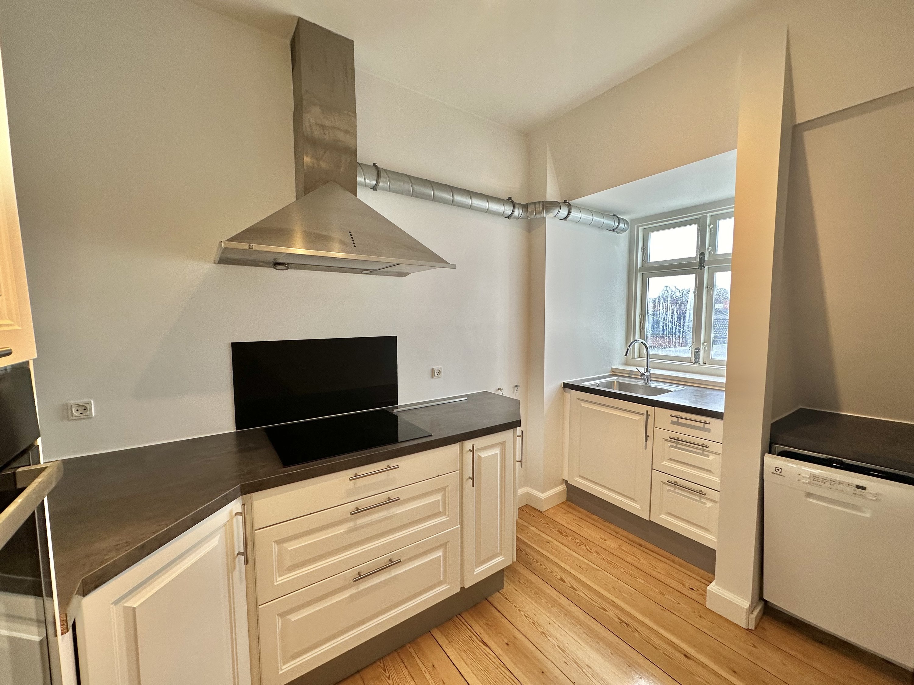 Fremhævet  billede i fuldskærmstilstand. Billede af Lundsgårdsvej 1B, 1. tv., Bolbro, 5200 Odense V