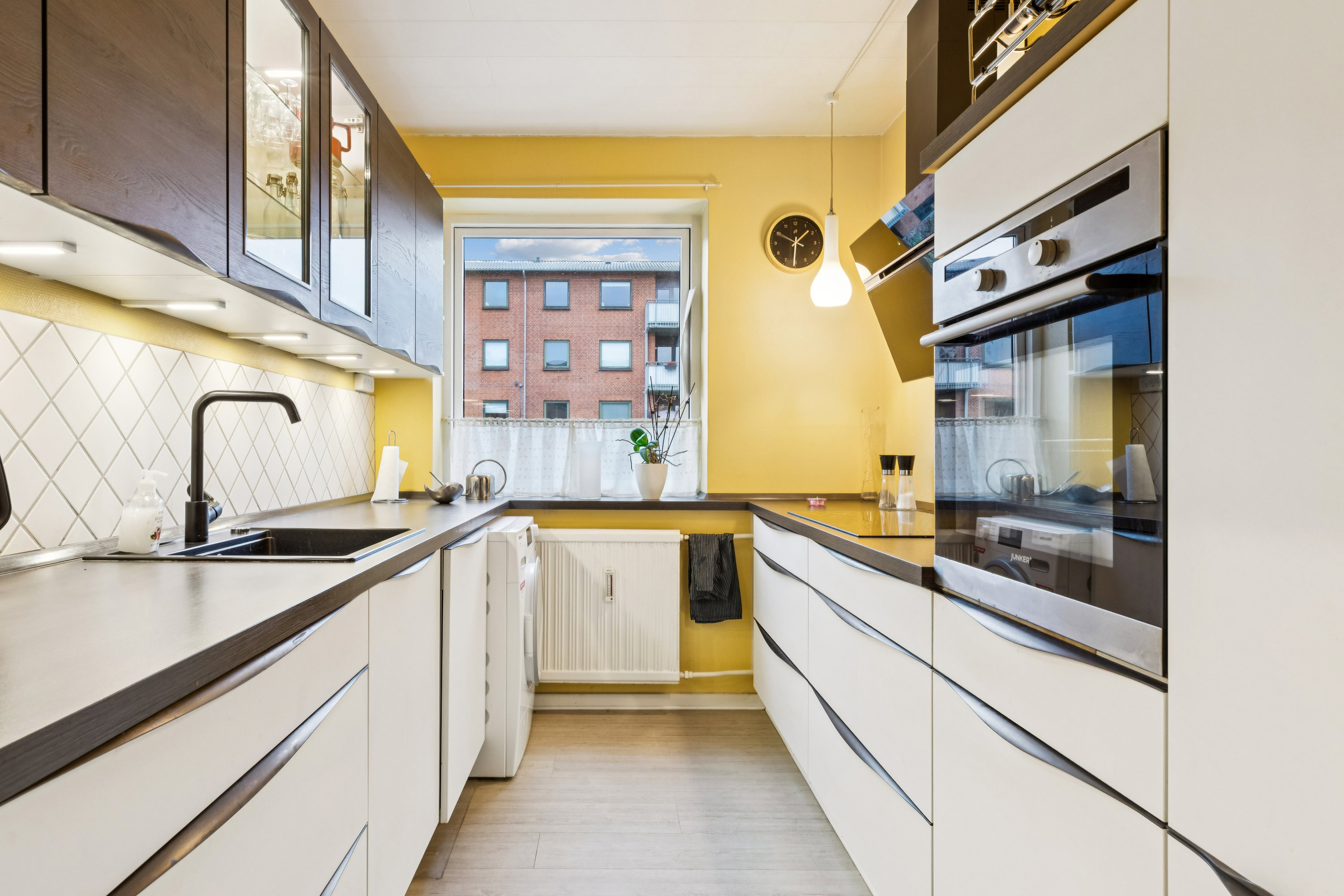 Fremhævet køkken billede i fuldskærmstilstand. Billede af Hedekæret 32, st.. tv., 2640 Hedehusene