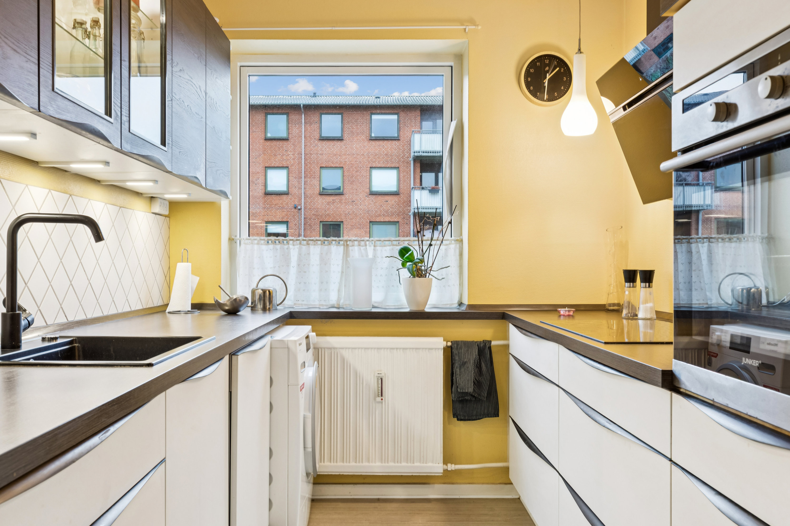 Fremhævet køkken billede i fuldskærmstilstand. Billede af Hedekæret 32, st.. tv., 2640 Hedehusene