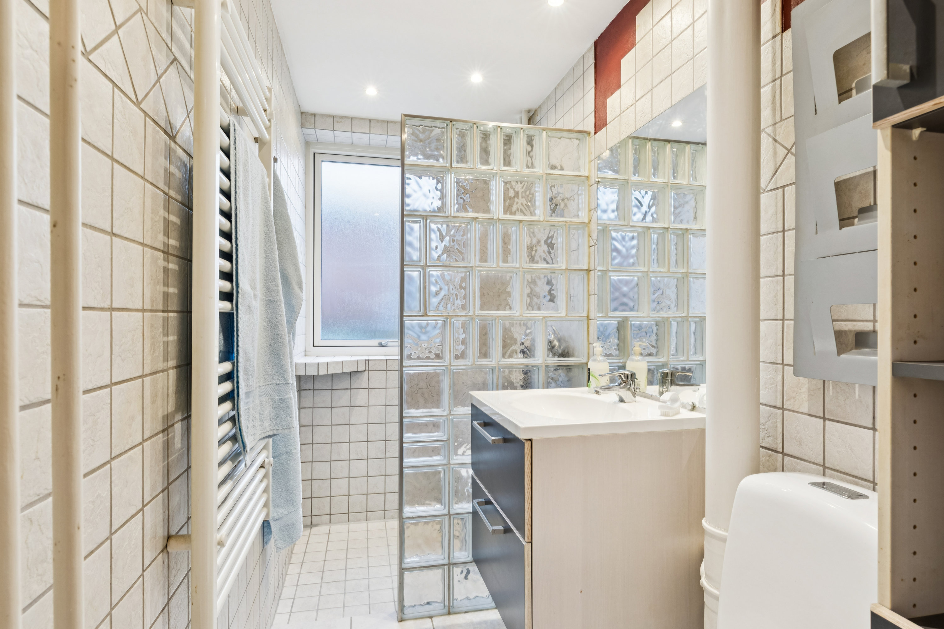 Fremhævet badeværelse billede i fuldskærmstilstand. Billede af Hedekæret 32, st.. tv., 2640 Hedehusene