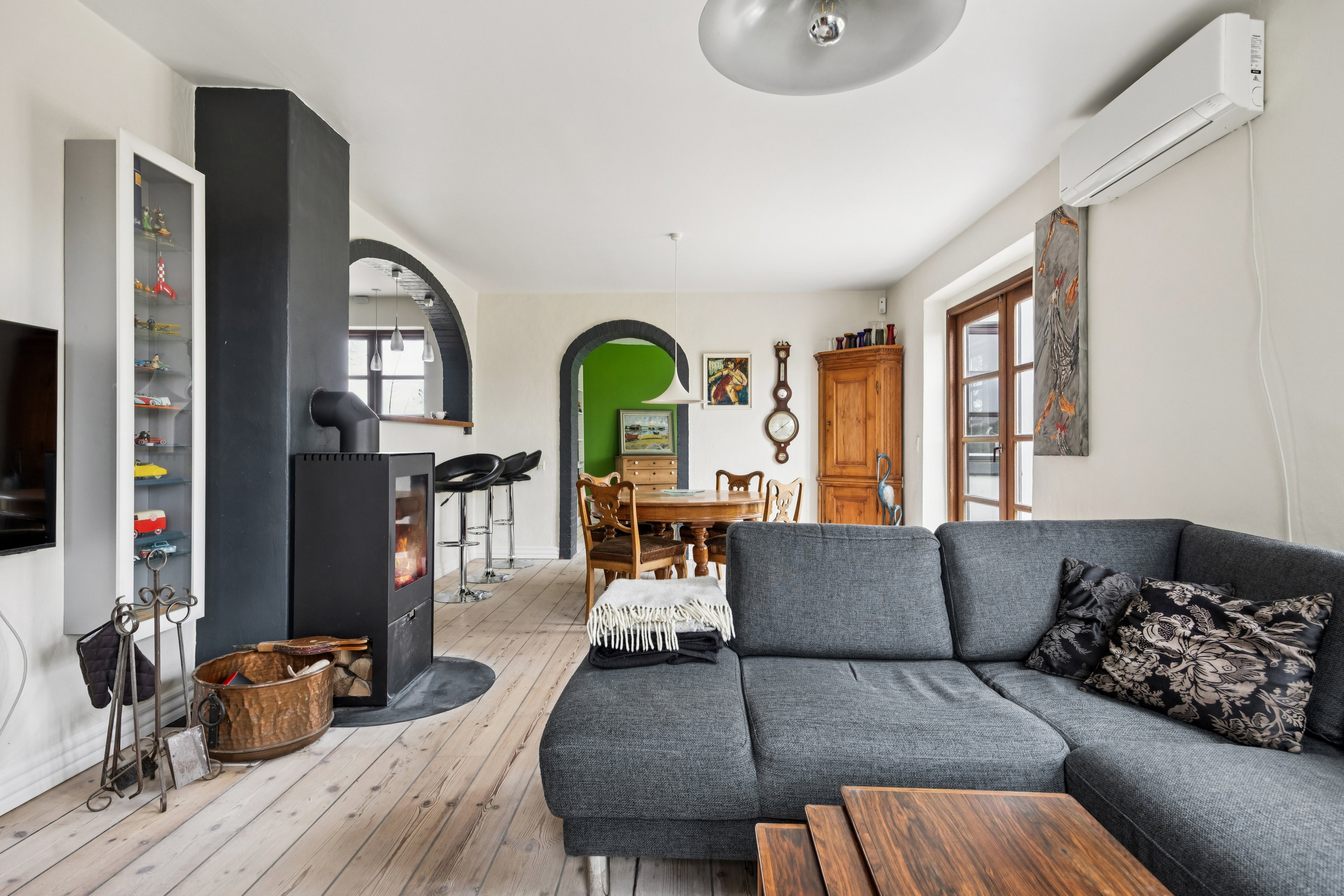 Fremhævet stue billede i fuldskærmstilstand. Billede af Ringstedvej 200, Lellinge, 4600 Køge