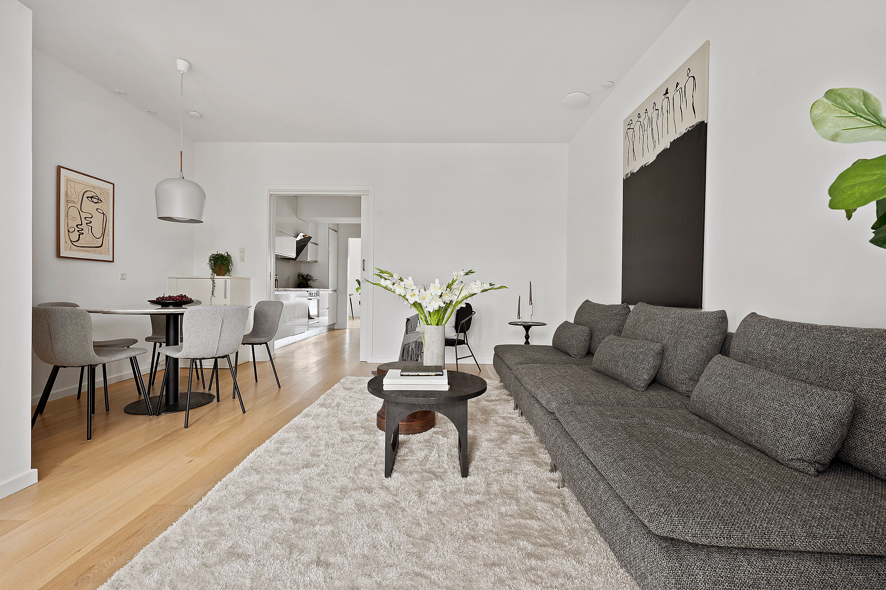 Fremhævet stue billede i fuldskærmstilstand. Billede af Pilehøj 6D, 1. th., 3460 Birkerød