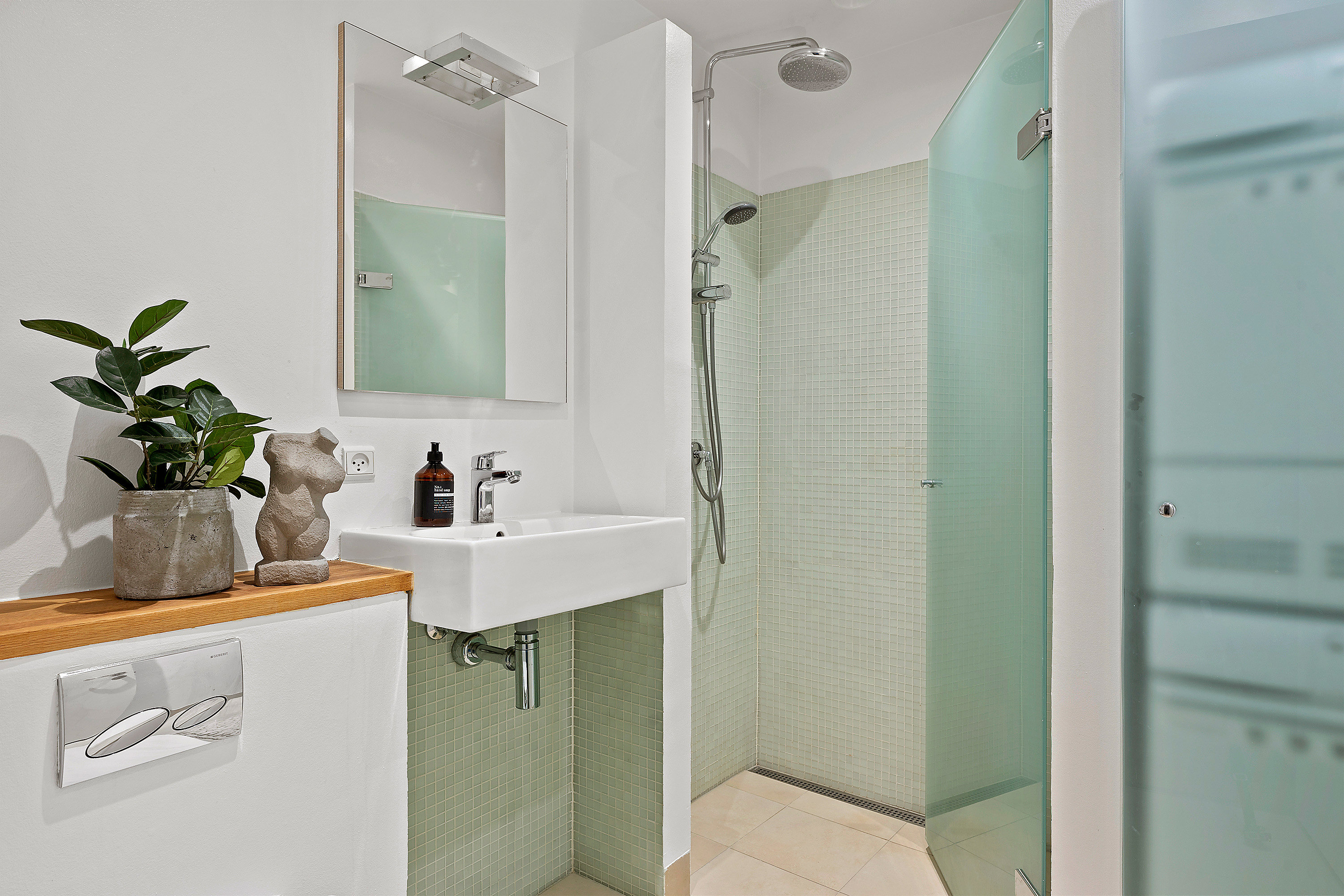 Fremhævet værelse billede i fuldskærmstilstand. Billede af Pilehøj 6D, 1. th., 3460 Birkerød