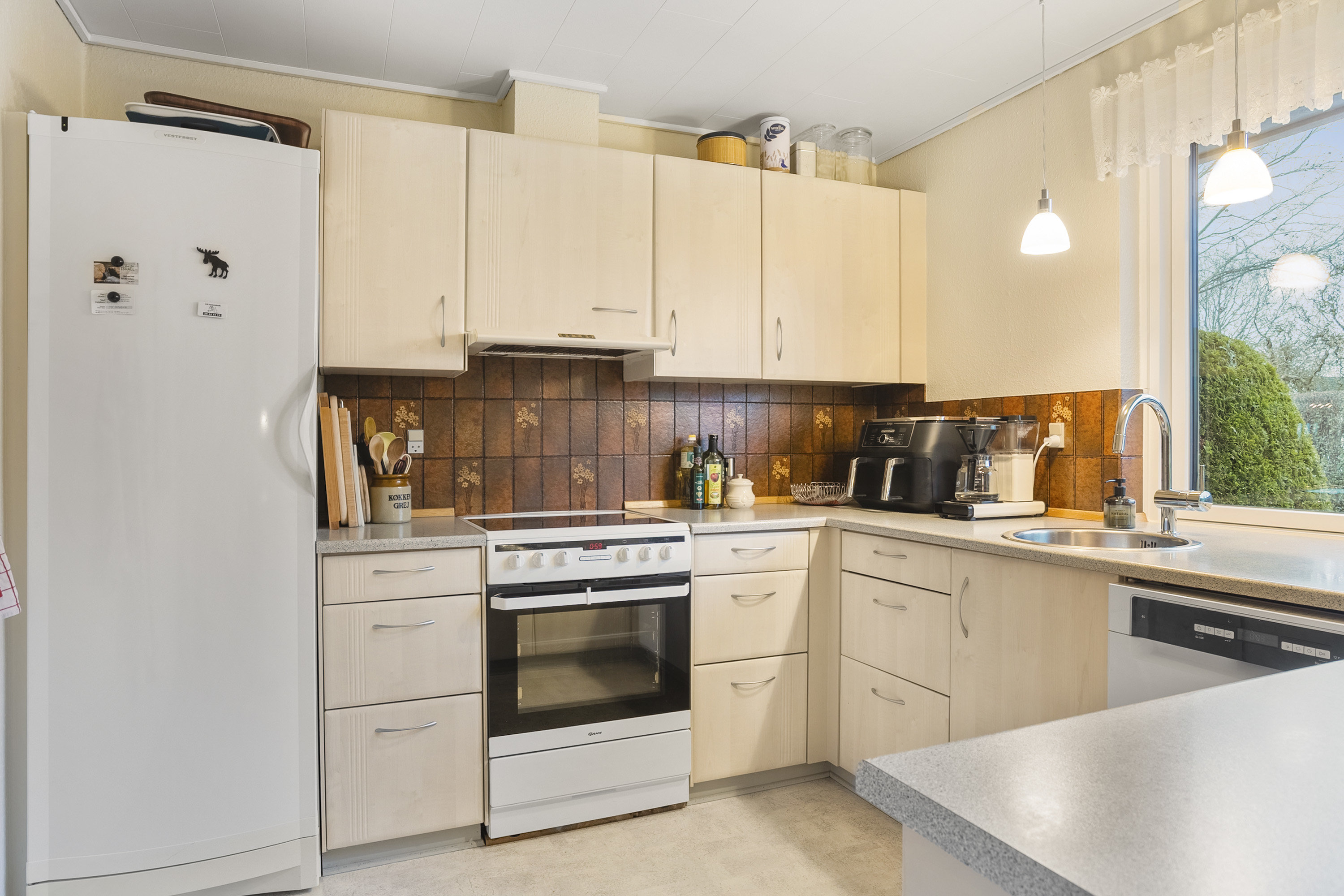 Fremhævet køkken billede i fuldskærmstilstand. Billede af Kratvænget 29, Jels, 6630 Rødding