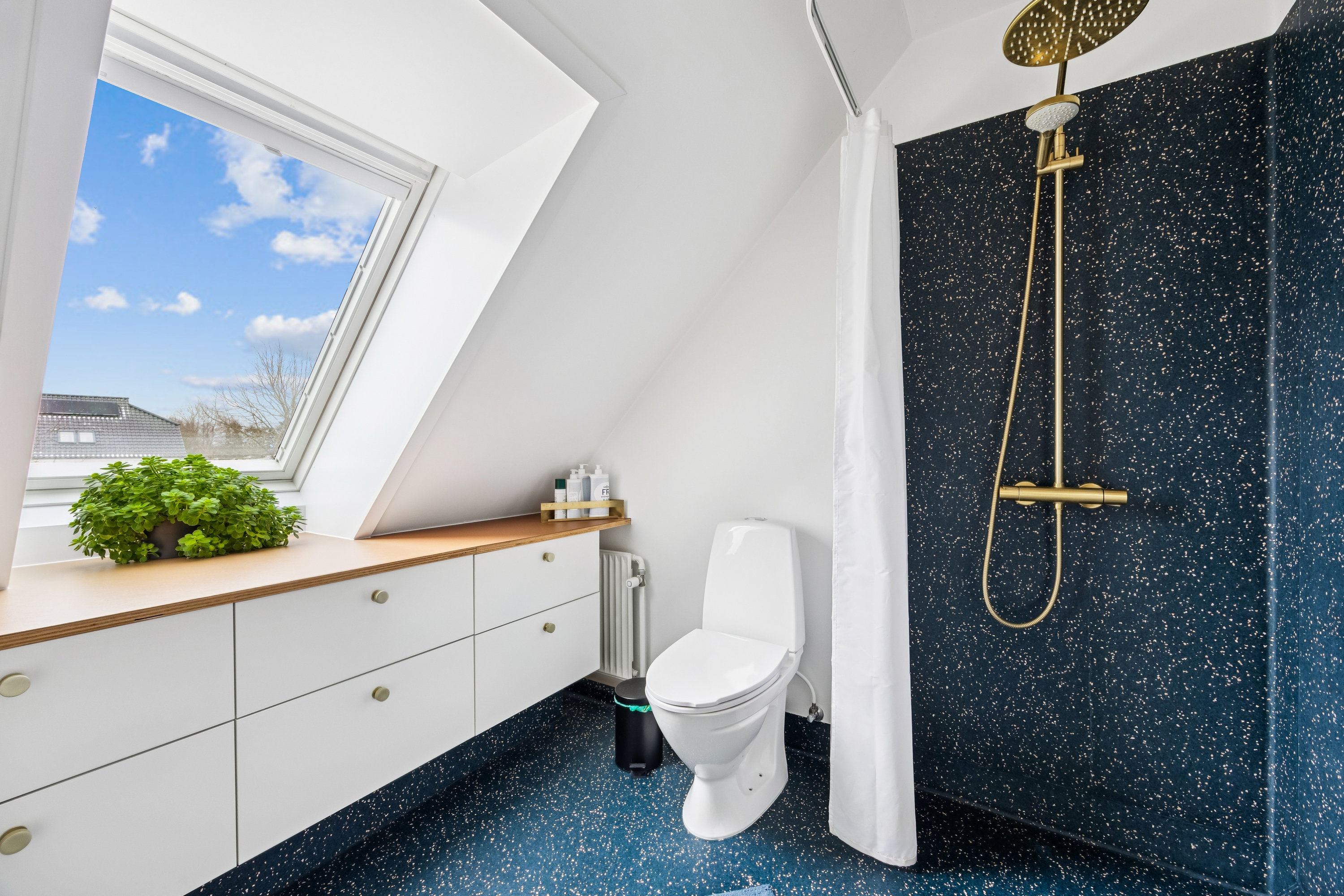 Fremhævet badeværelse billede i fuldskærmstilstand. Billede af Benløse By 14G, Benløse, 4100 Ringsted