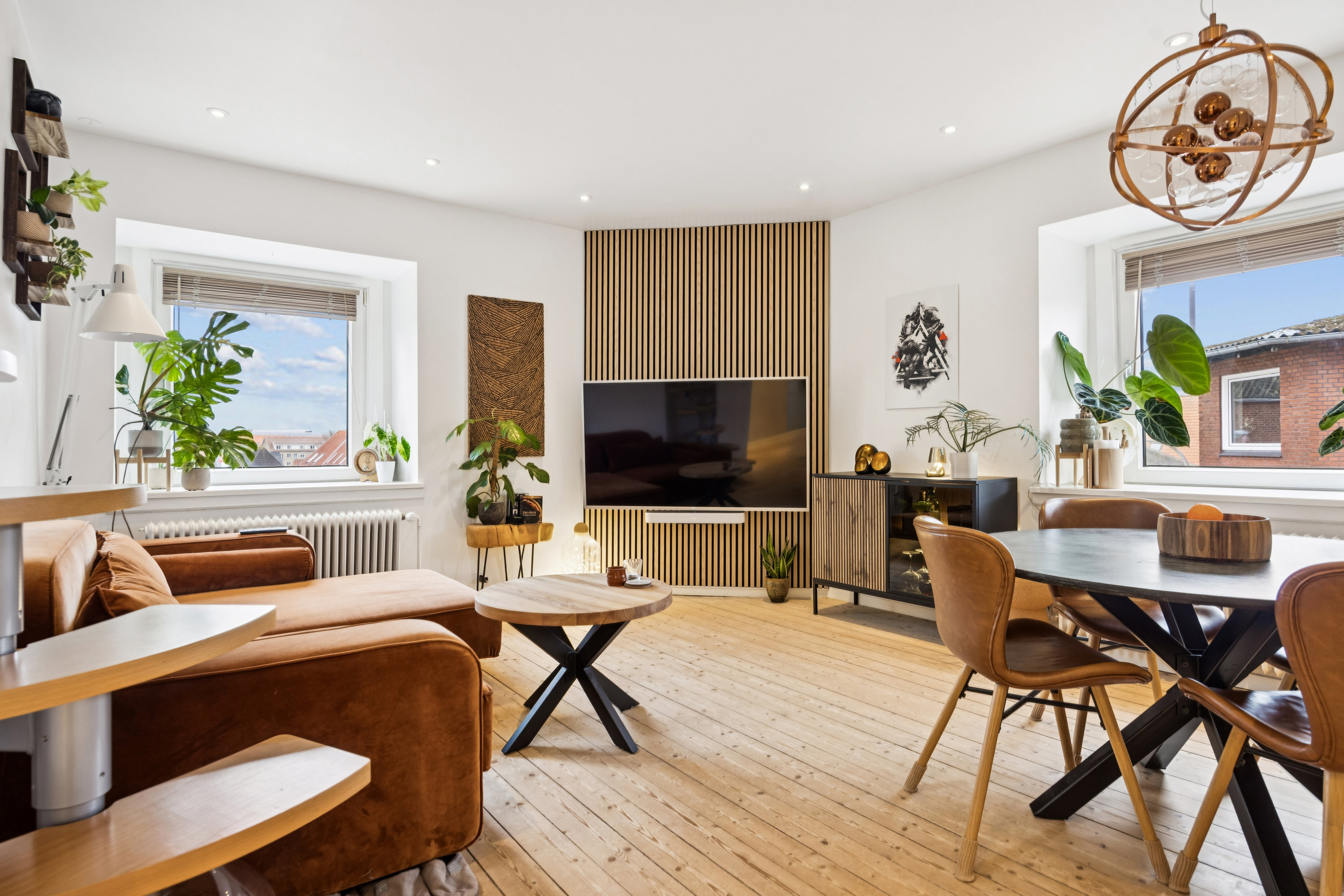 Fremhævet stue billede i fuldskærmstilstand. Billede af Dronningensgade 19, 2. tv., 9400 Nørresundby