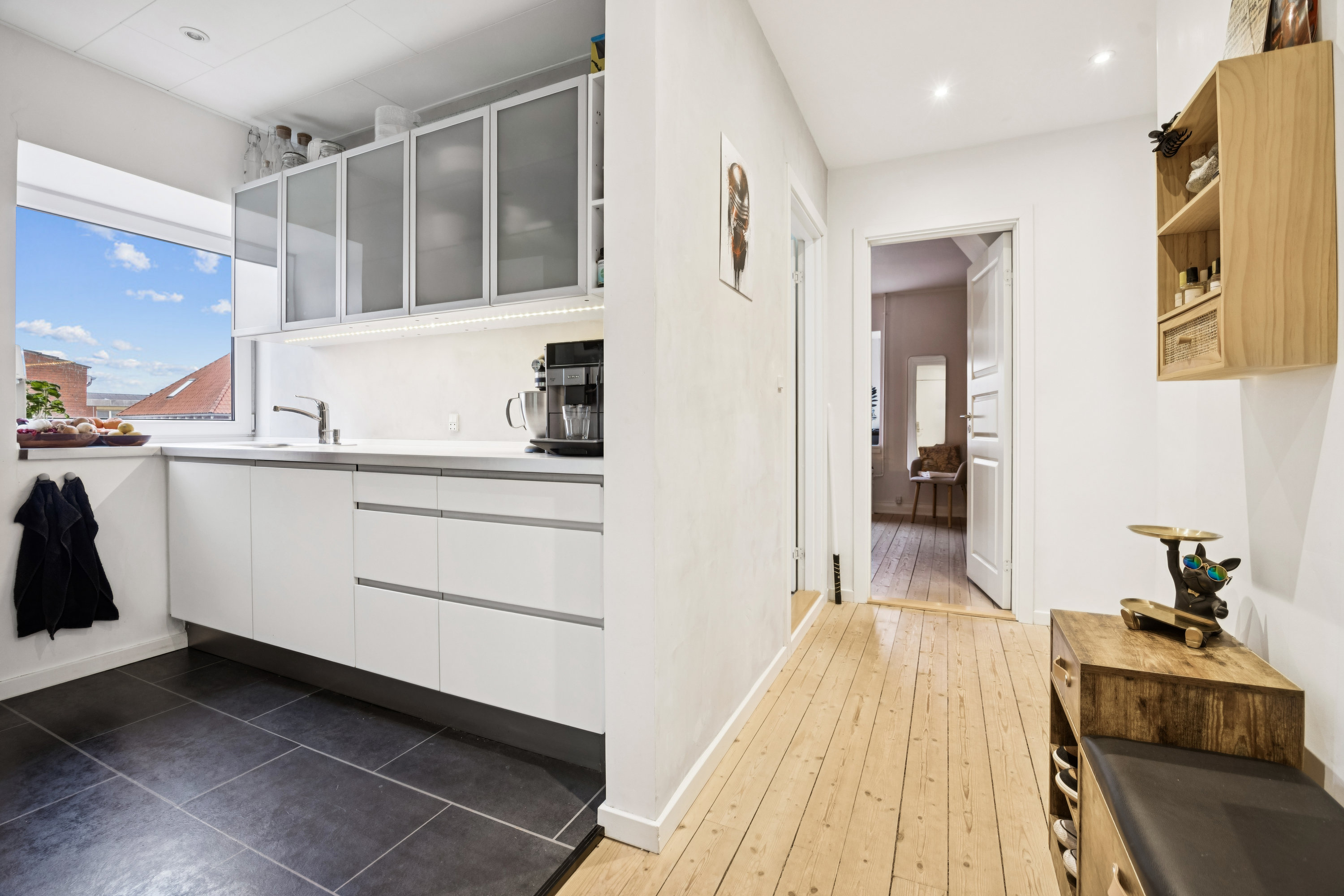 Fremhævet køkken billede i fuldskærmstilstand. Billede af Dronningensgade 19, 2. tv., 9400 Nørresundby