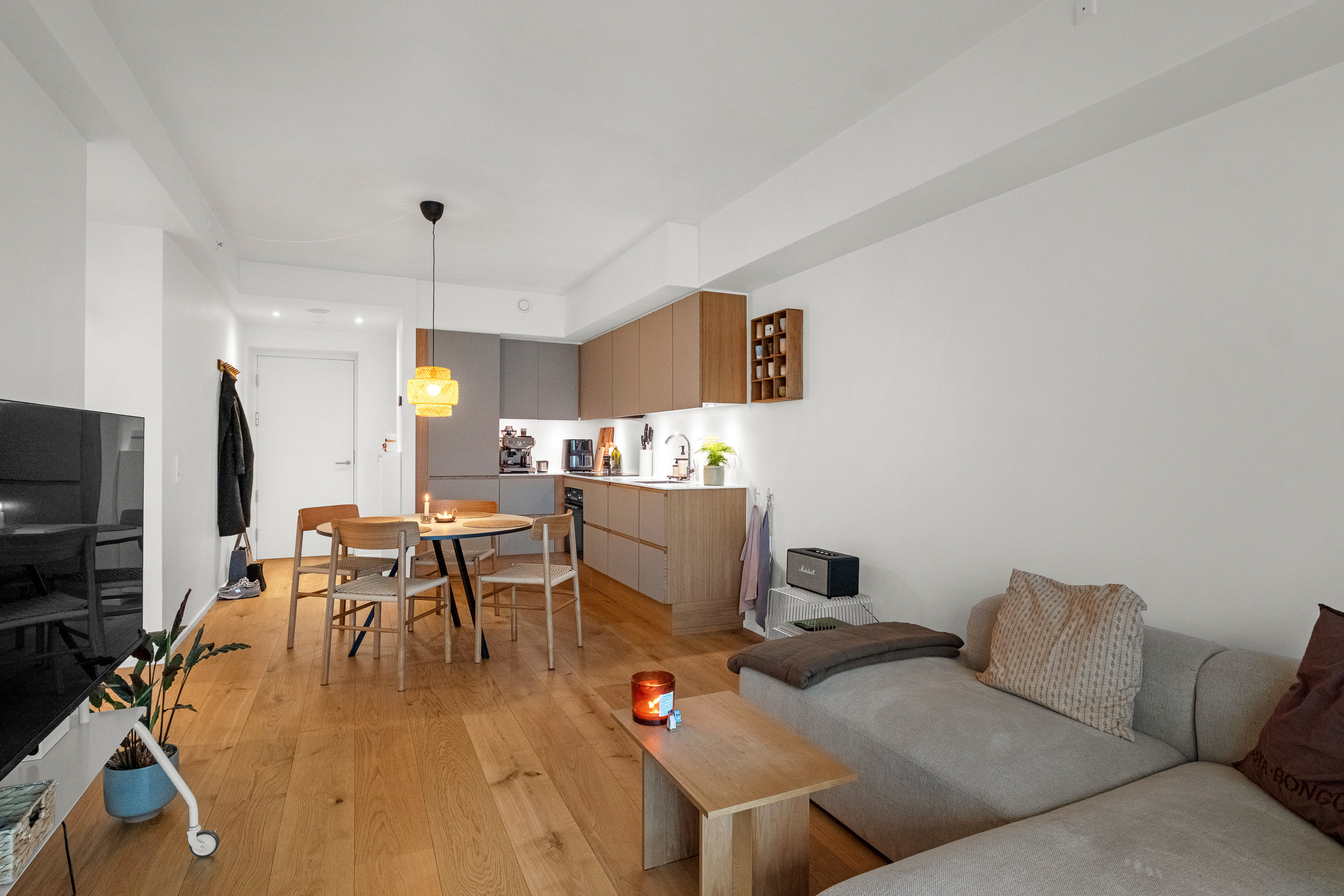 Fremhævet stue billede i fuldskærmstilstand. Billede af Helga Pedersens Gade 79, 11. 3., 8000 Aarhus C