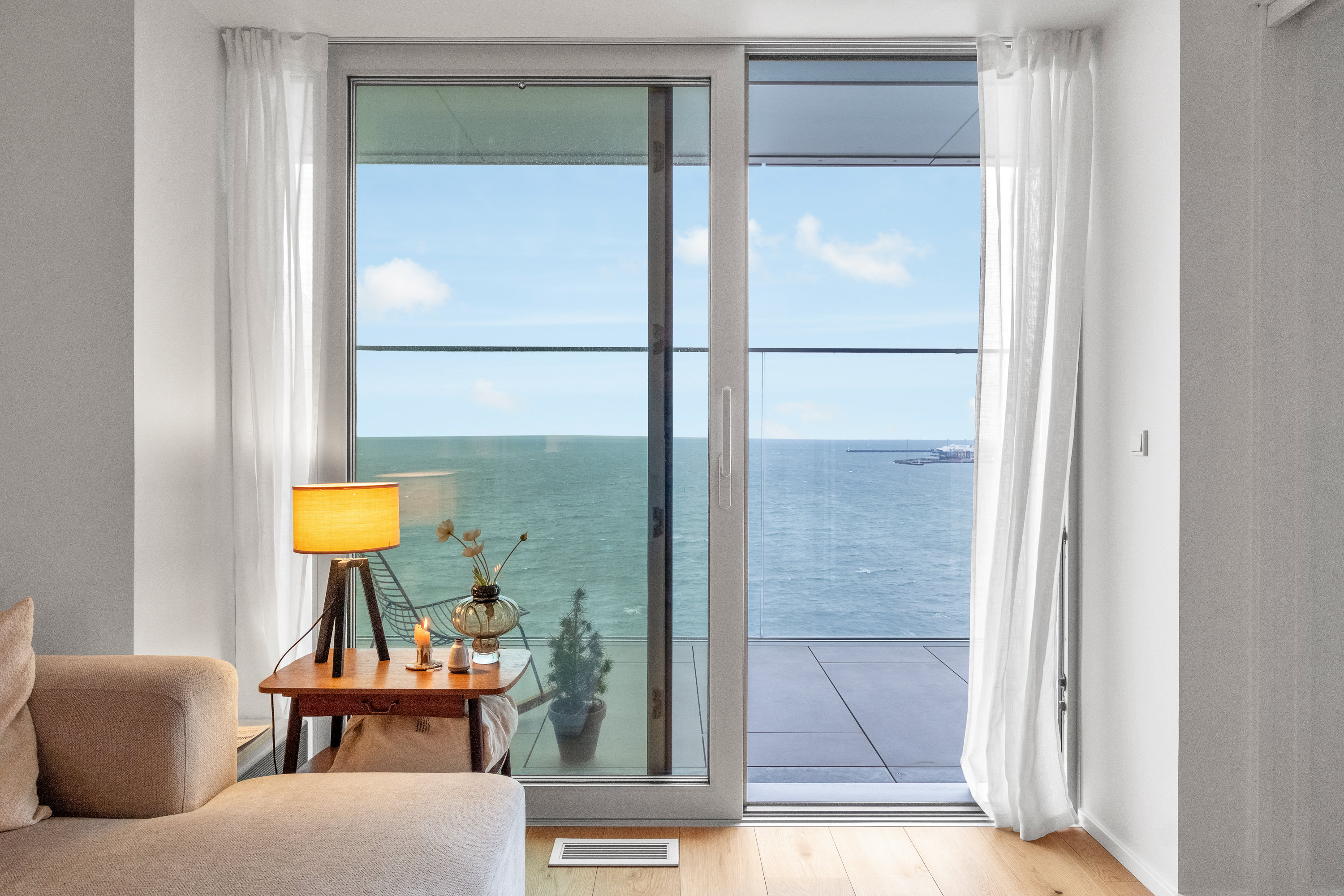 Fremhævet stue billede i fuldskærmstilstand. Billede af Helga Pedersens Gade 79, 11. 3., 8000 Aarhus C