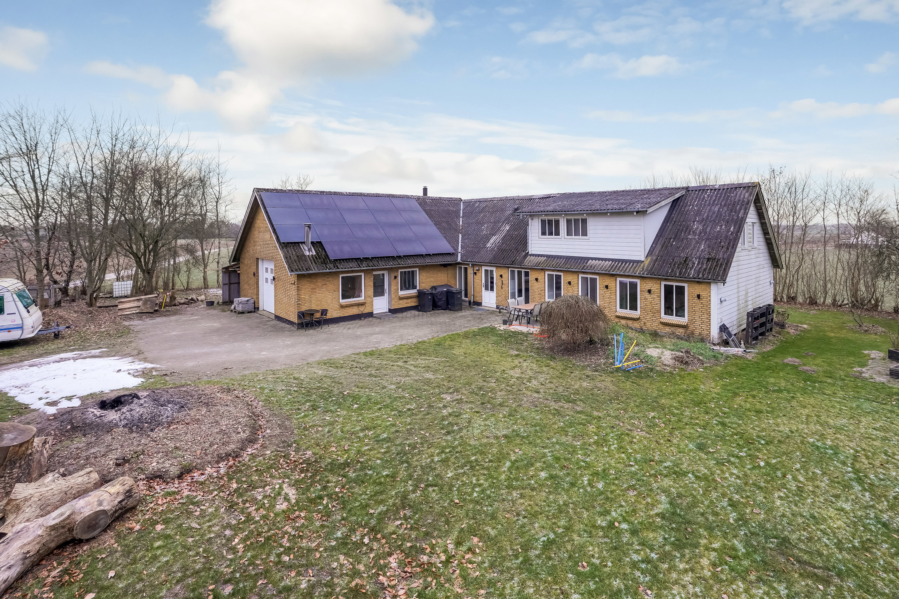 Fremhævet ejendommen billede i fuldskærmstilstand. Billede af Tørrildvej 6, 7300 Jelling