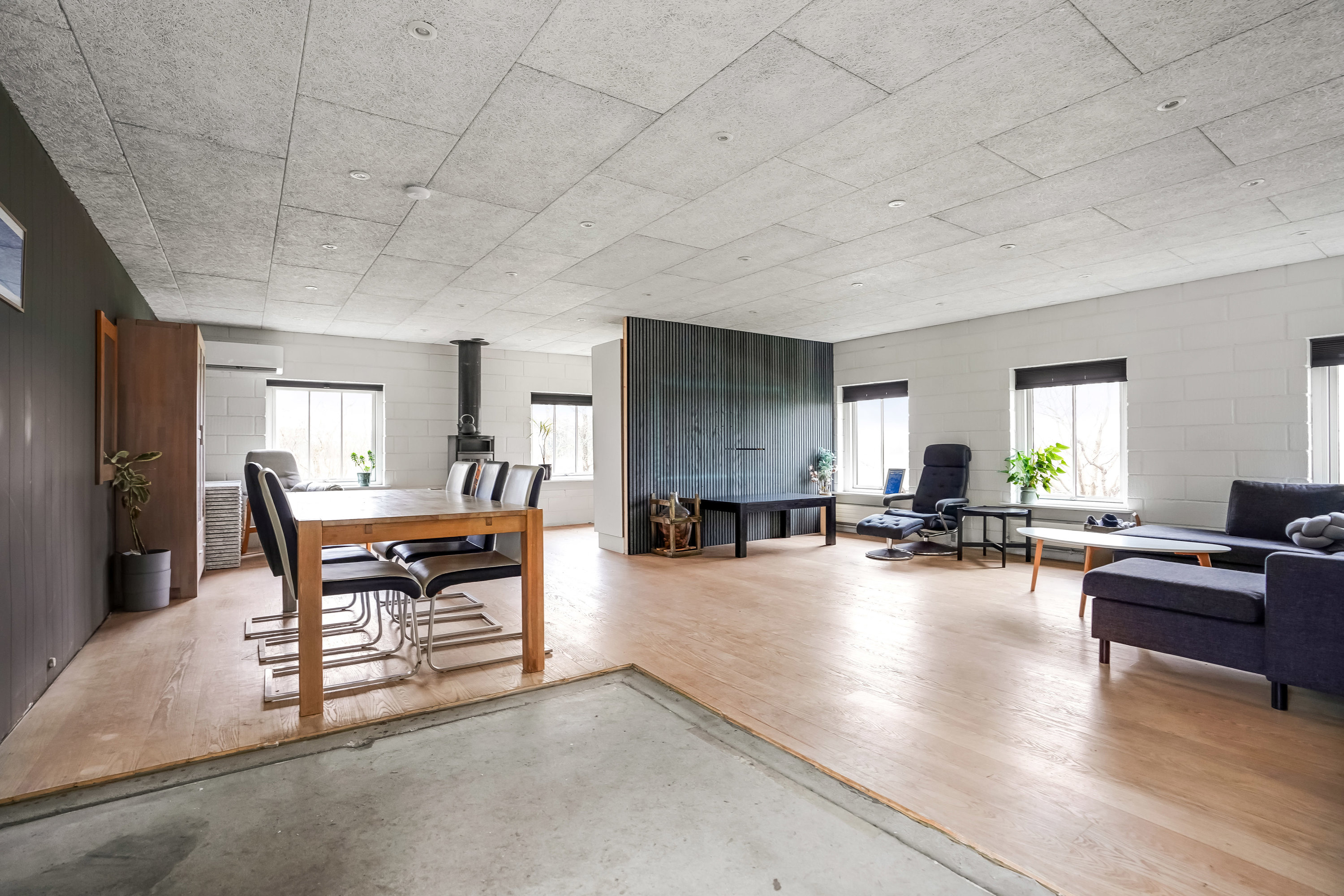 Fremhævet stue billede i fuldskærmstilstand. Billede af Tørrildvej 6, 7300 Jelling