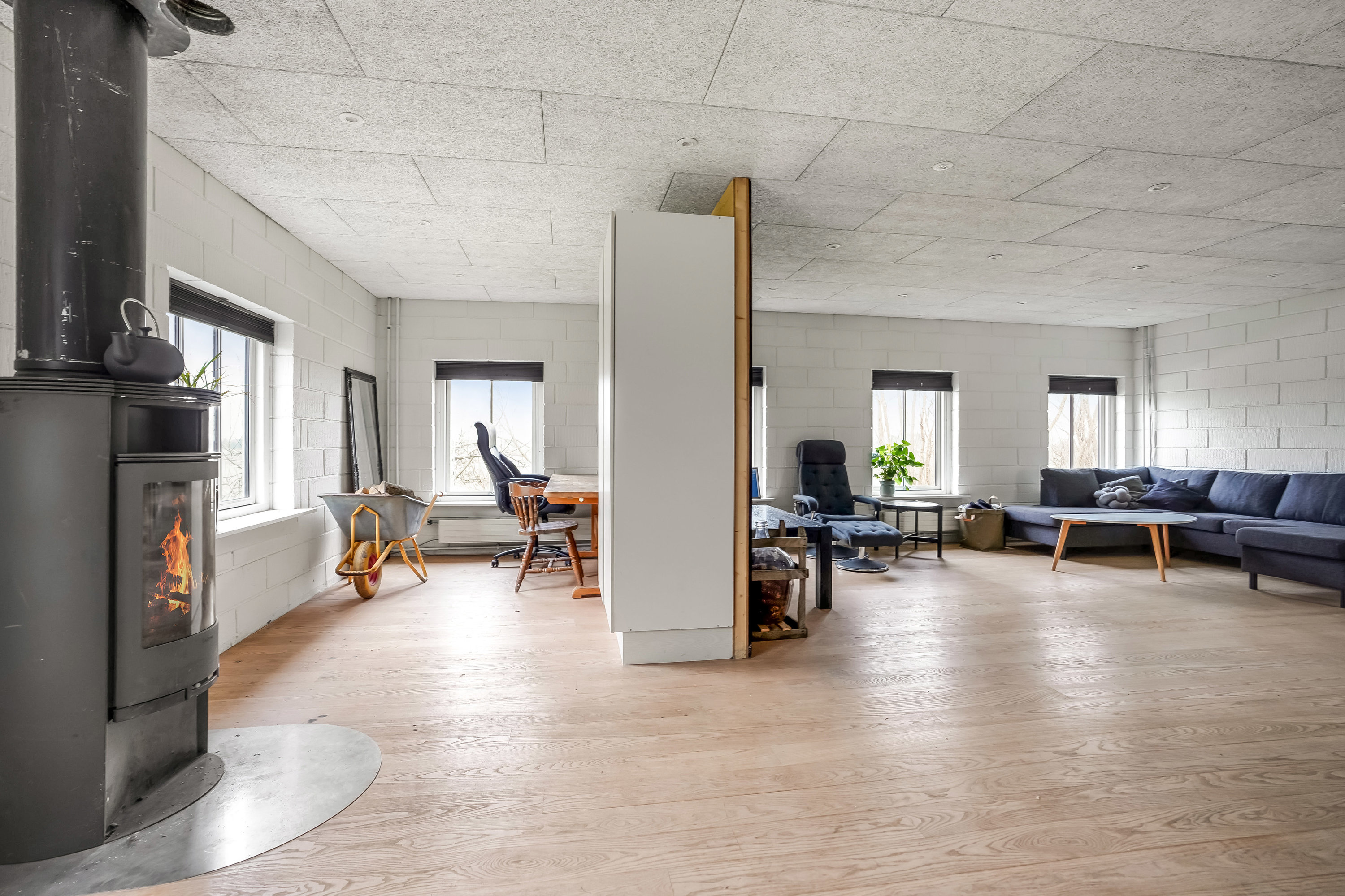 Fremhævet stue billede i fuldskærmstilstand. Billede af Tørrildvej 6, 7300 Jelling