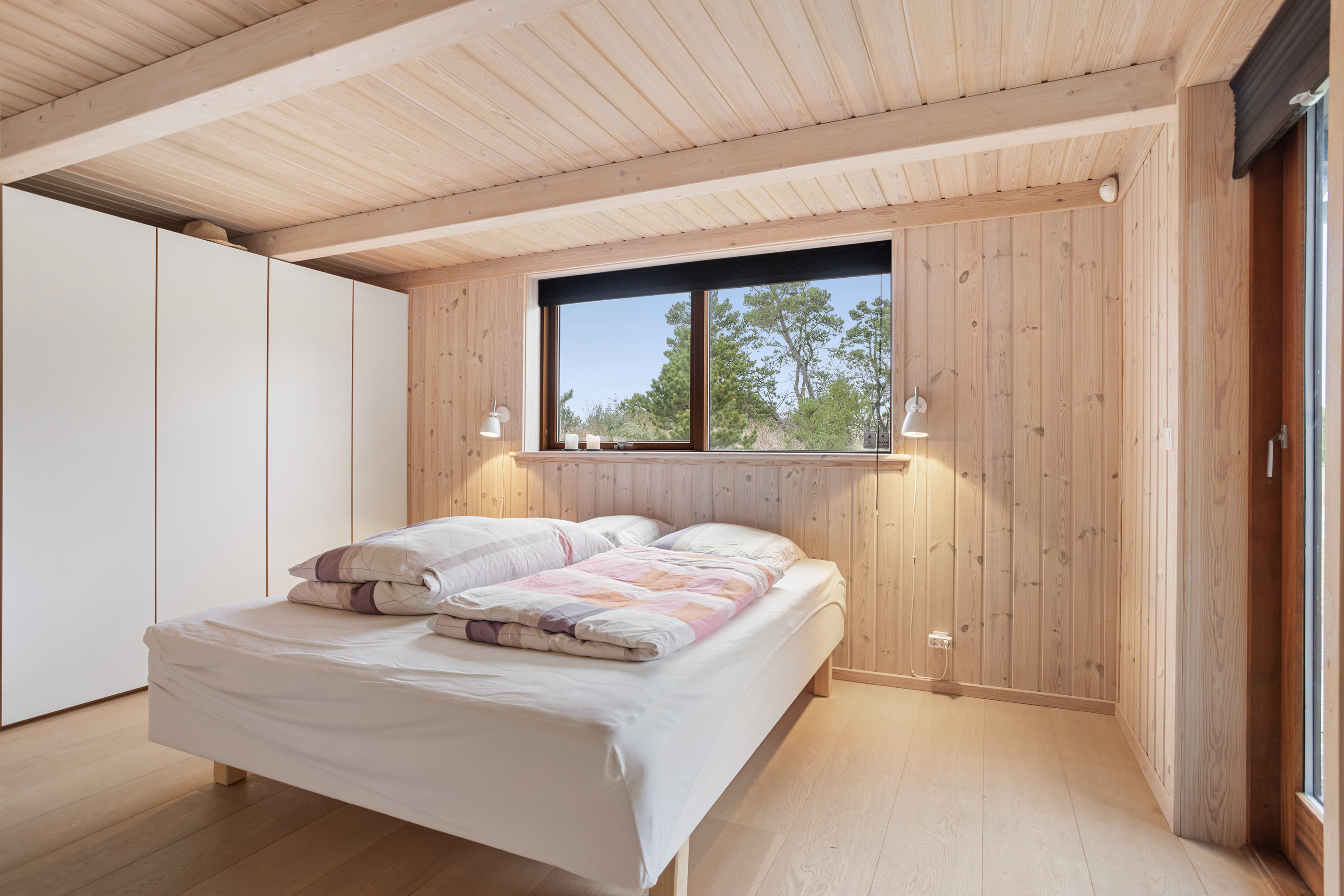 Fremhævet soveværelse billede i fuldskærmstilstand. Billede af Krøgen 24, Bratten, 9981 Jerup