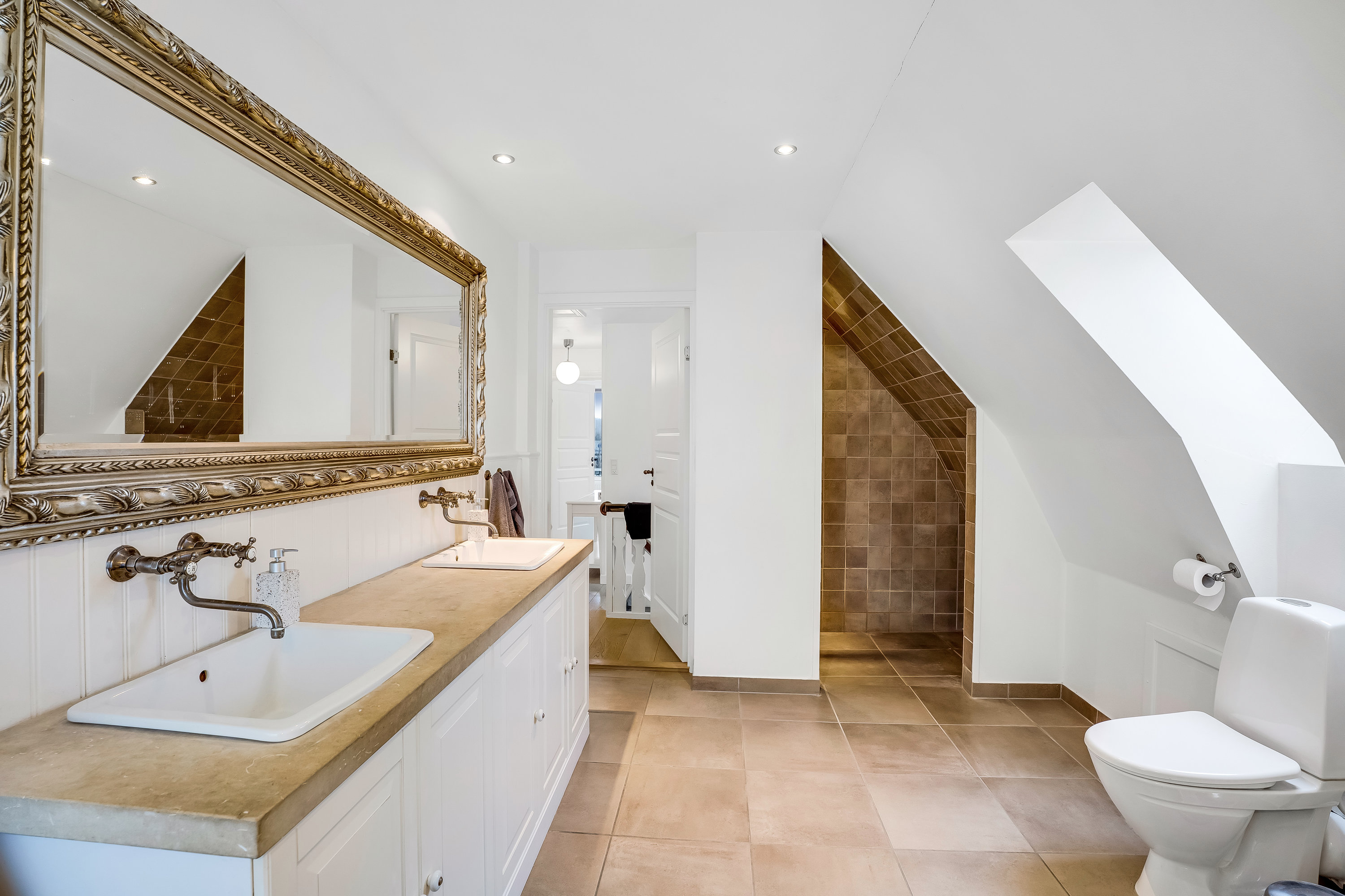 Fremhævet badeværelse billede i fuldskærmstilstand. Billede af Vesterbrogade 34, 4930 Maribo