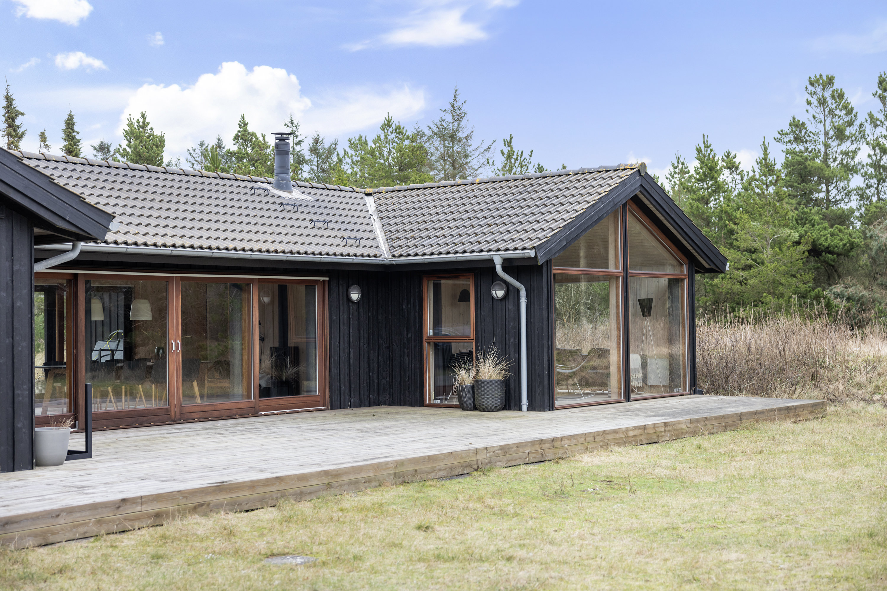 Fremhævet facade billede i fuldskærmstilstand. Billede af Krøgen 24, Bratten, 9981 Jerup