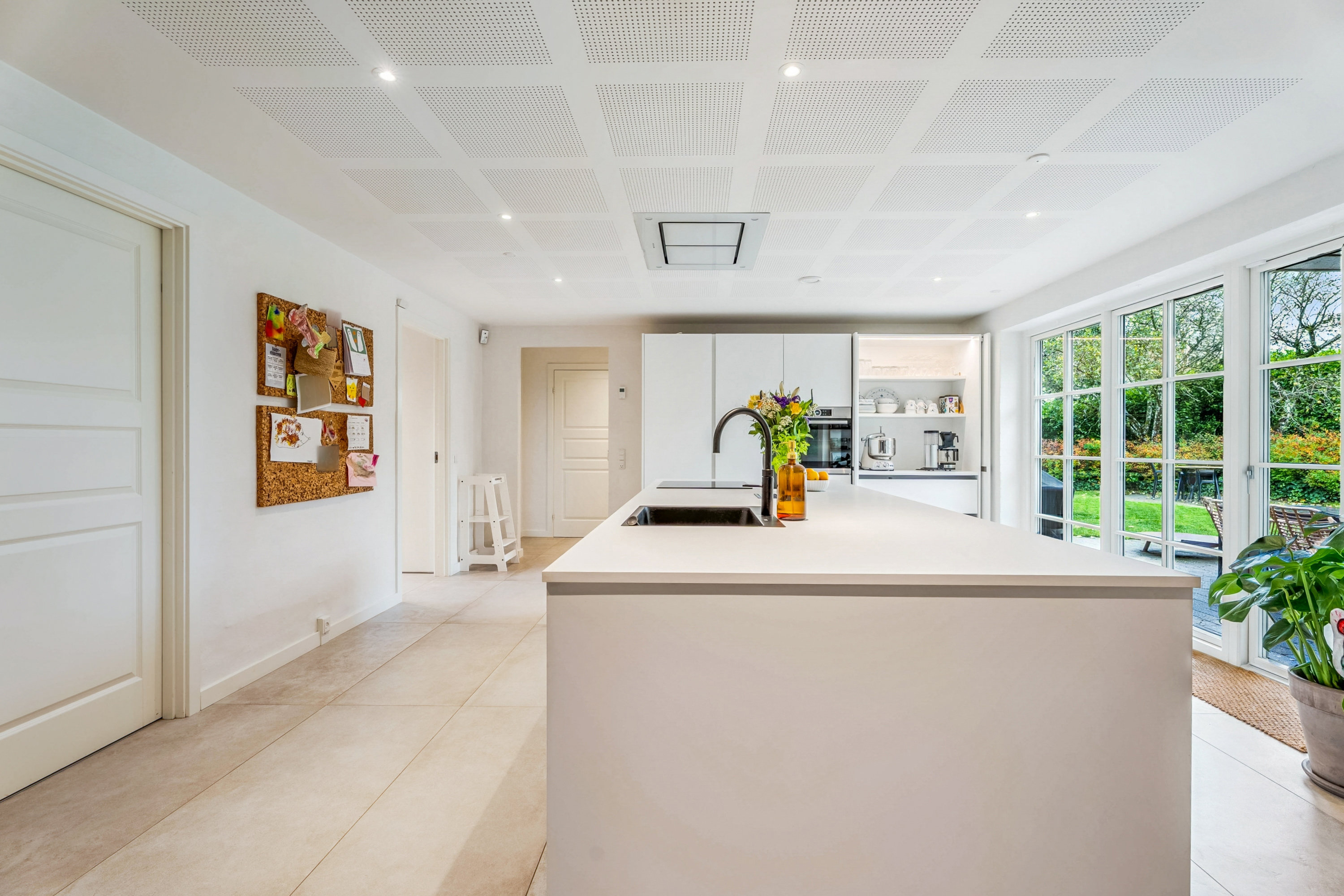 Fremhævet køkken billede i fuldskærmstilstand. Billede af Lyngvej 11, 5560 Aarup