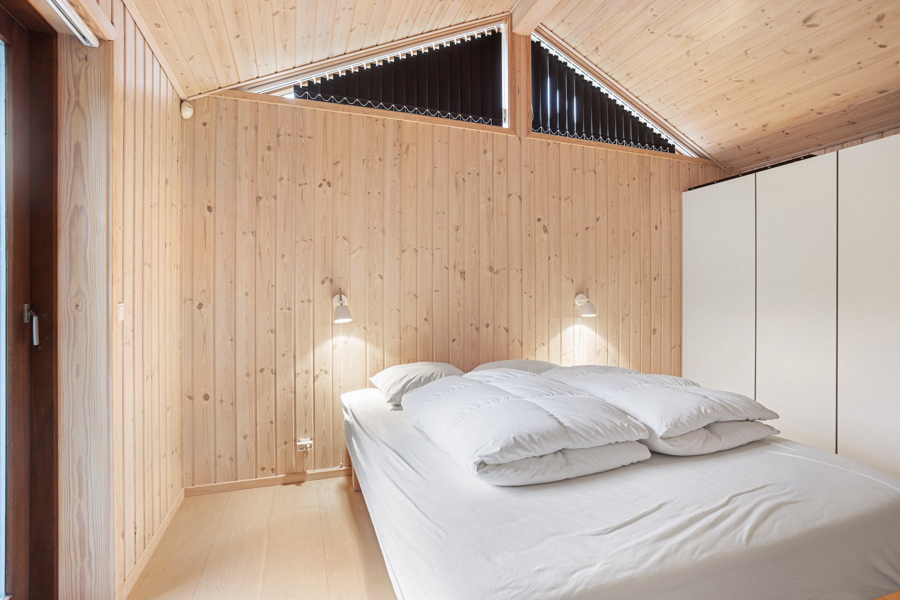 Fremhævet soveværelse billede i fuldskærmstilstand. Billede af Krøgen 24, Bratten, 9981 Jerup