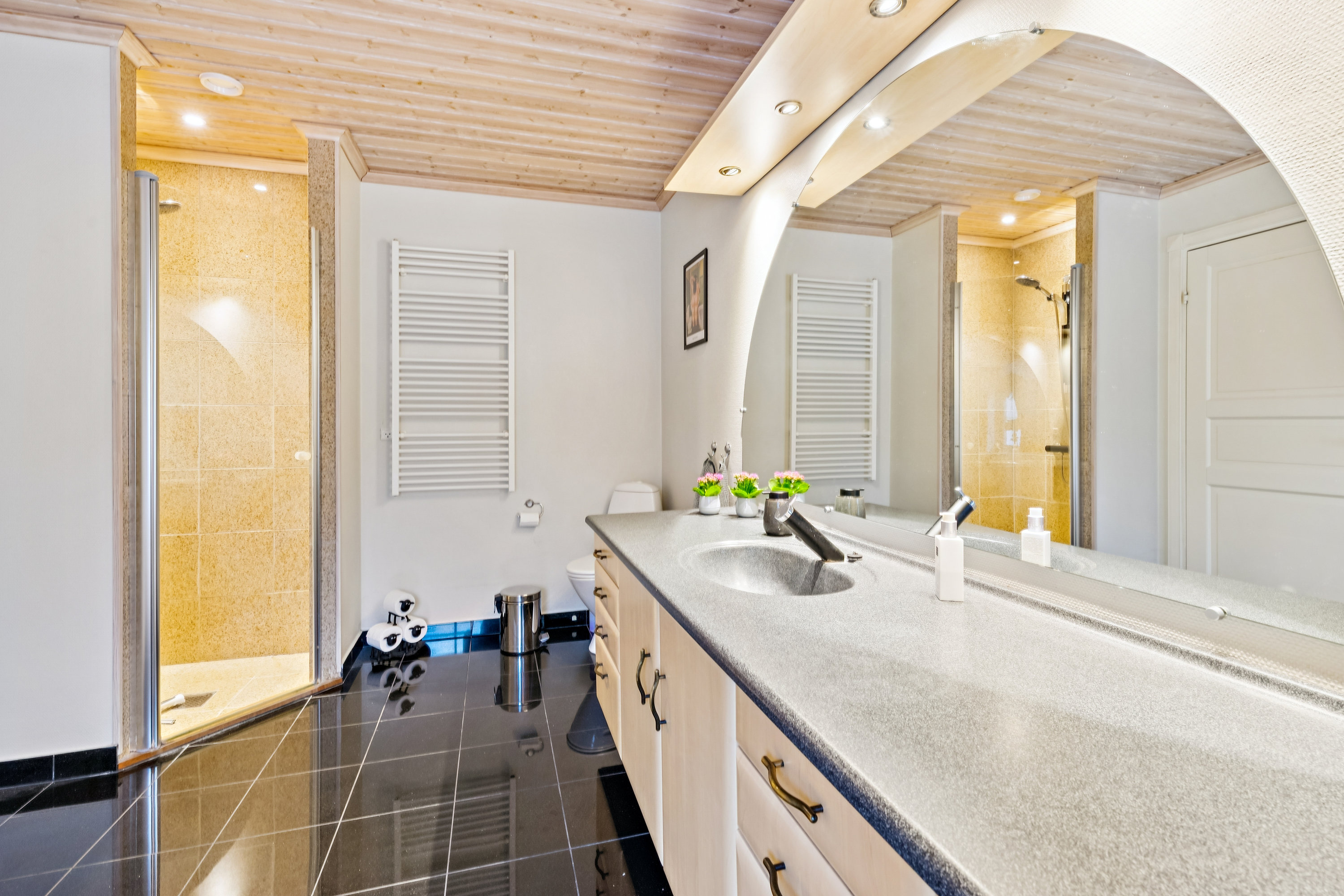 Fremhævet  billede i fuldskærmstilstand. Billede af Langagervej 42, 2500 Valby