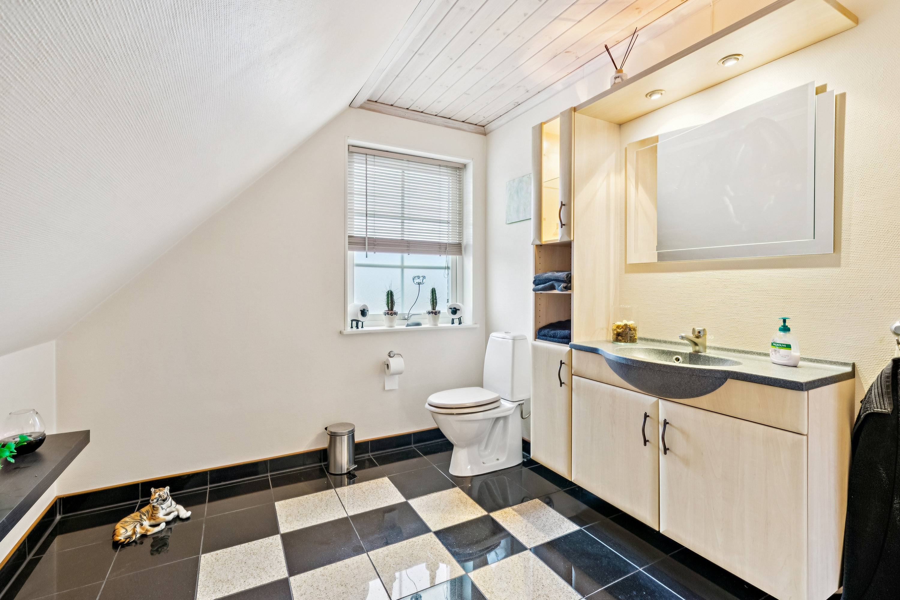 Fremhævet  billede i fuldskærmstilstand. Billede af Langagervej 42, 2500 Valby