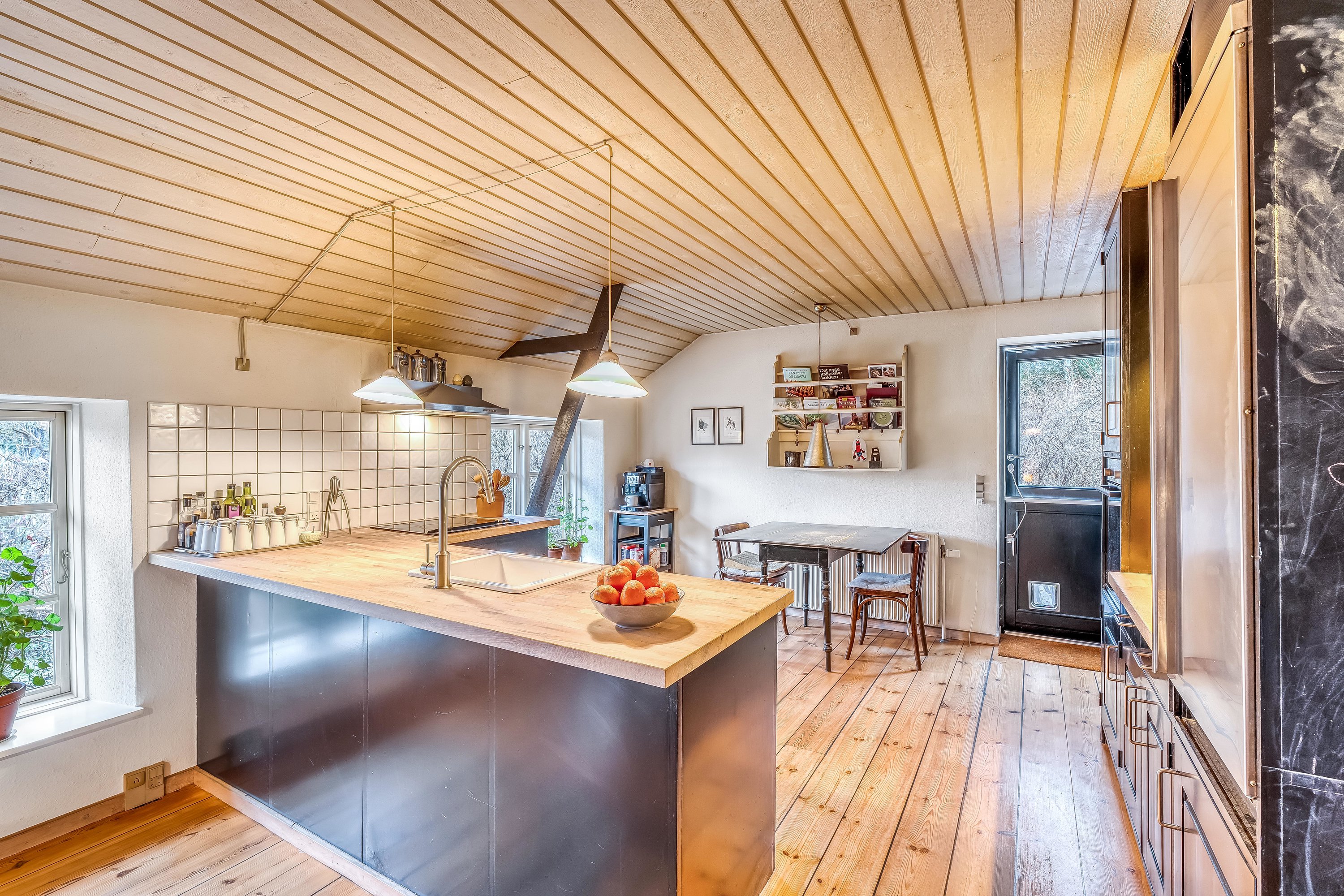 Fremhævet køkken billede i fuldskærmstilstand. Billede af Lystrupvej 45, 3550 Slangerup