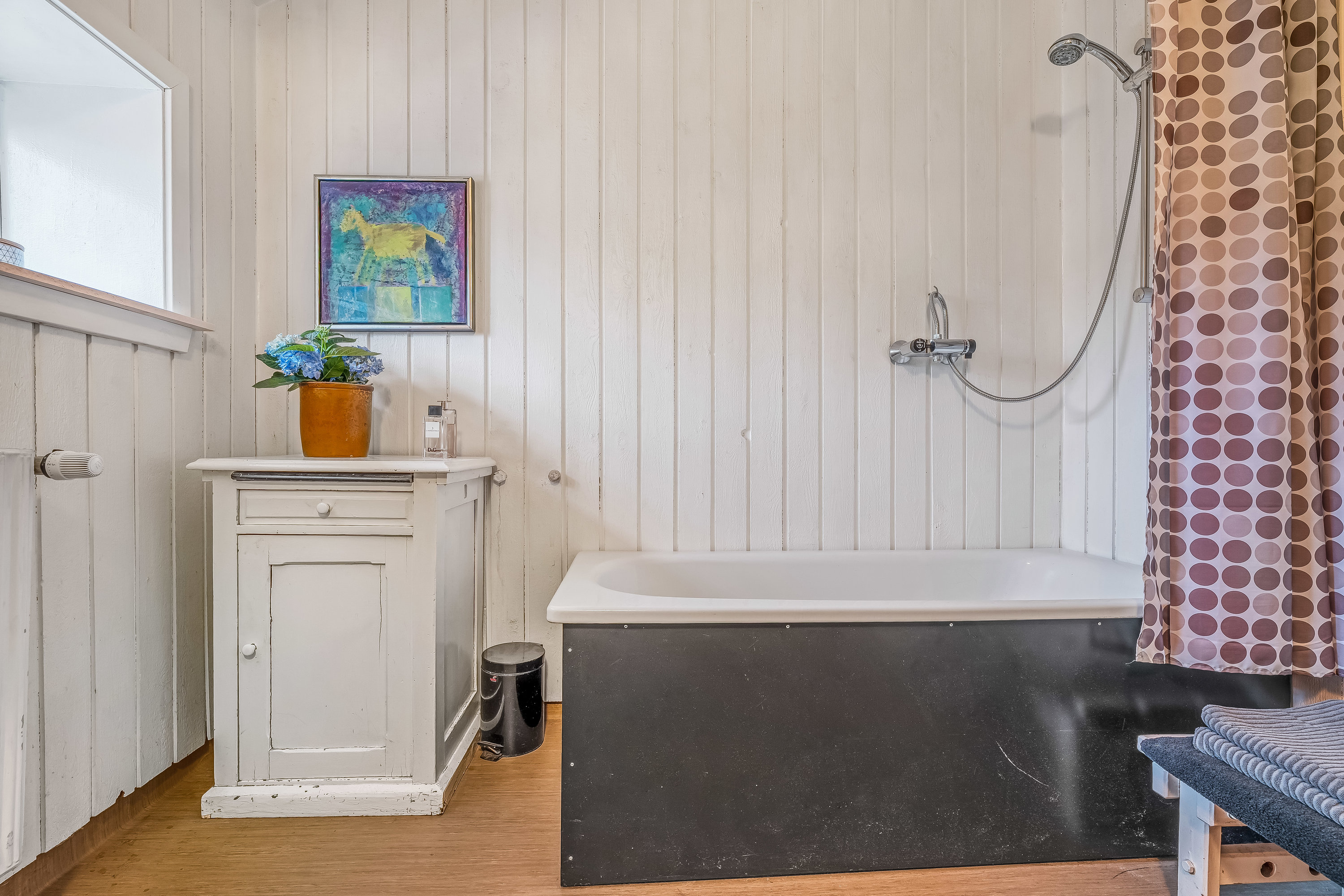 Fremhævet badeværelse billede i fuldskærmstilstand. Billede af Lystrupvej 45, 3550 Slangerup