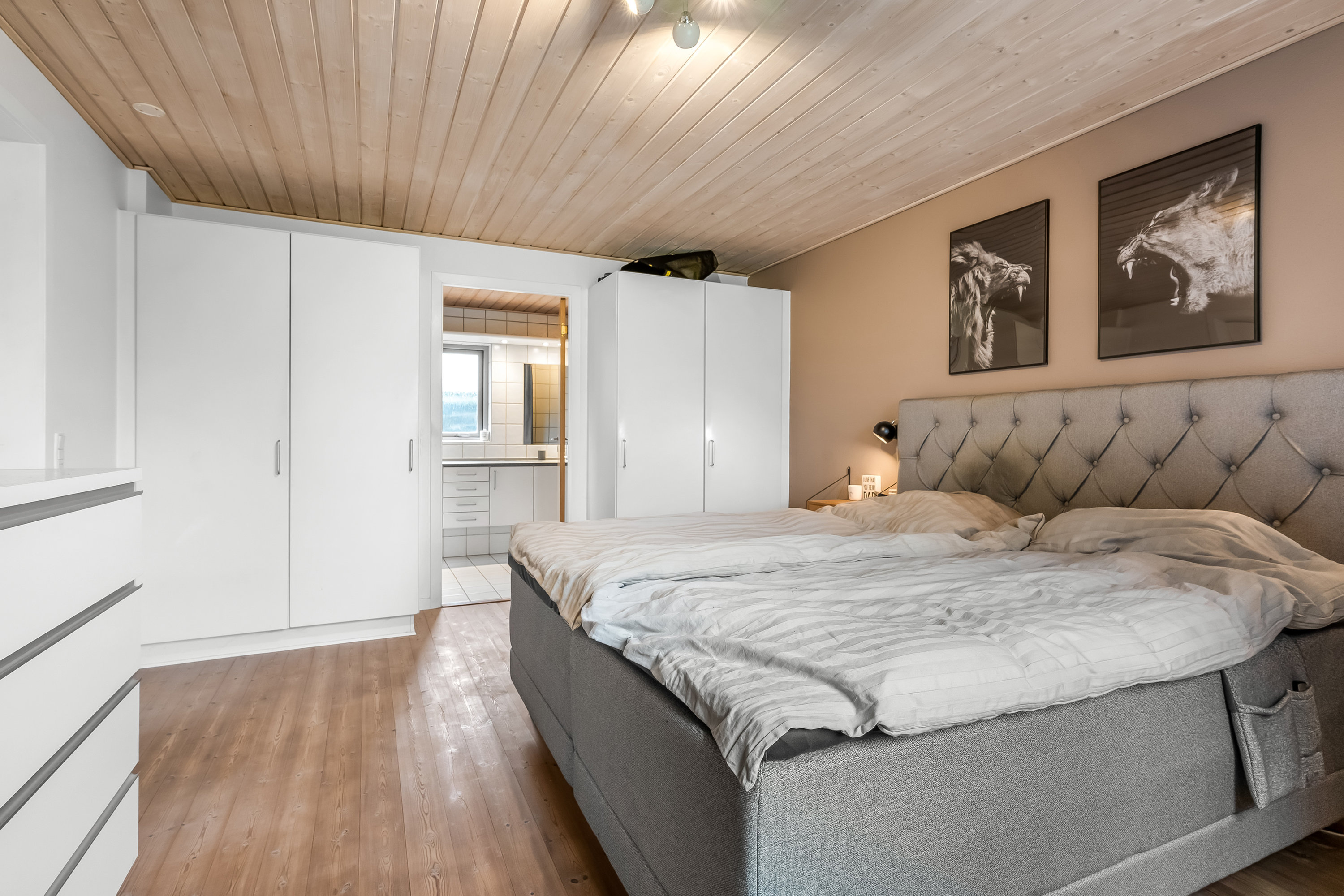 Fremhævet soveværelse billede i fuldskærmstilstand. Billede af Harald Damtofts Vej 35, Nr Felding, 7500 Holstebro