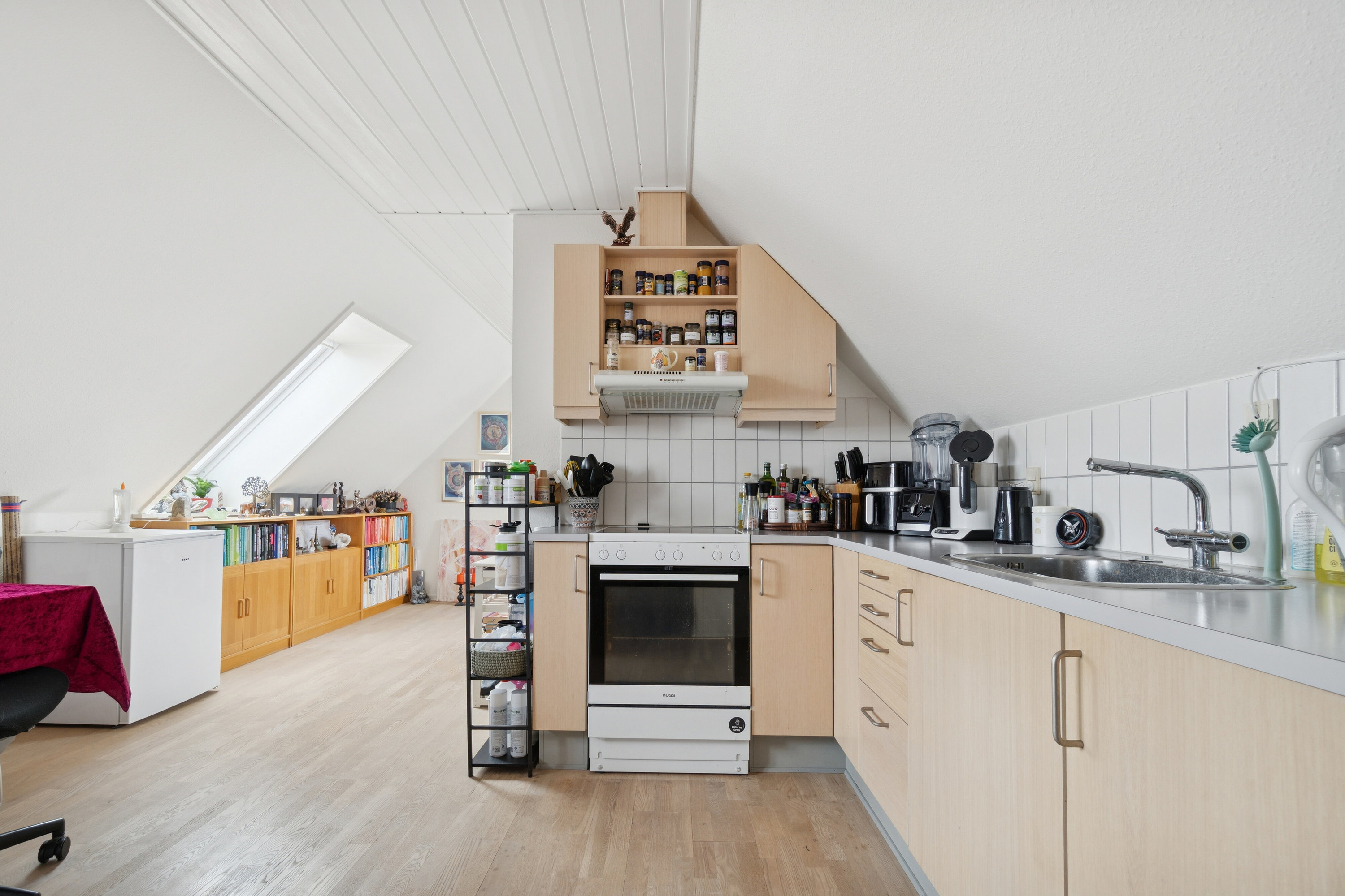 Fremhævet køkken billede i fuldskærmstilstand. Billede af Torvet 10, 2., Aakirkeby, 3720 Aakirkeby