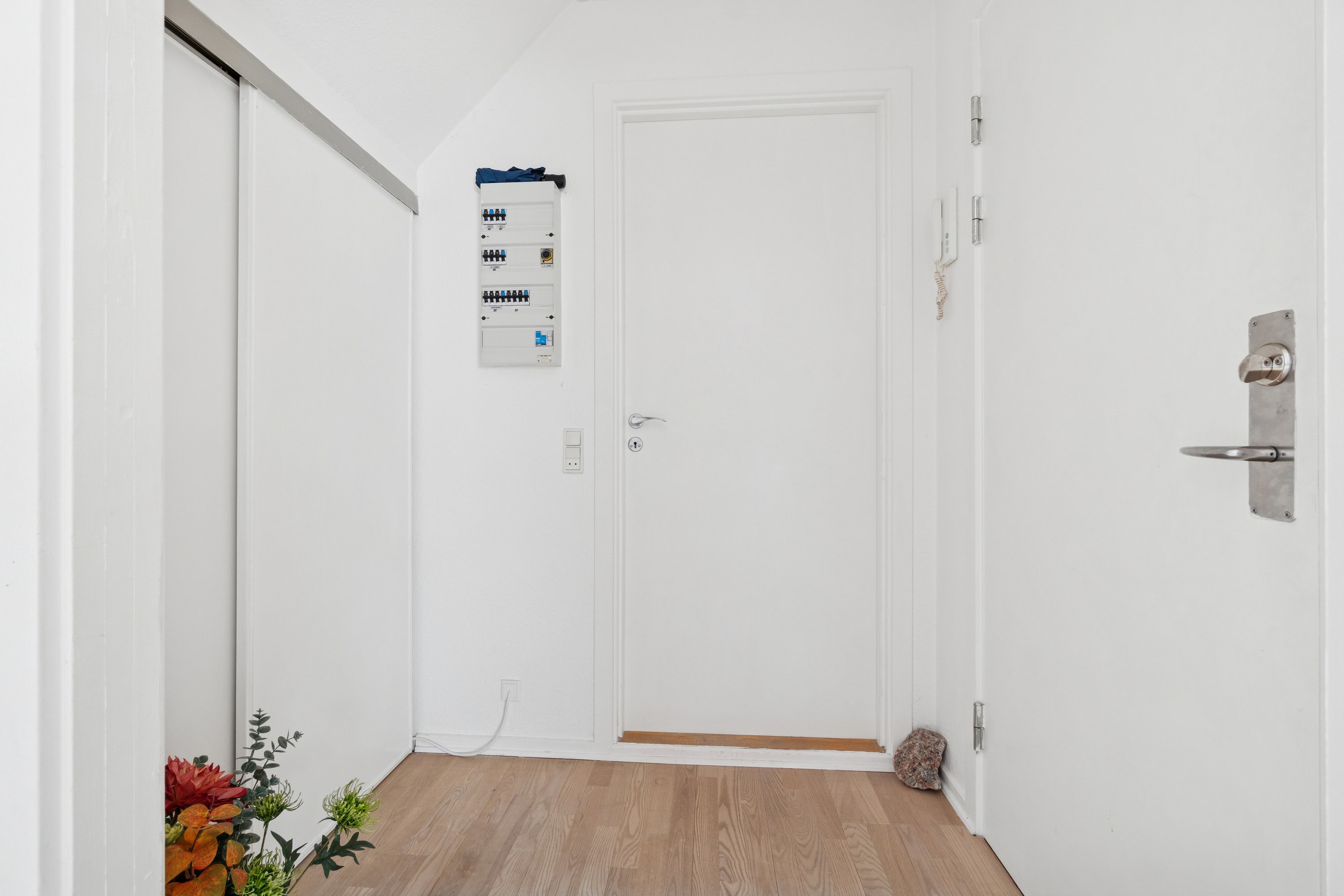 Fremhævet entré billede i fuldskærmstilstand. Billede af Torvet 10, 2., Aakirkeby, 3720 Aakirkeby