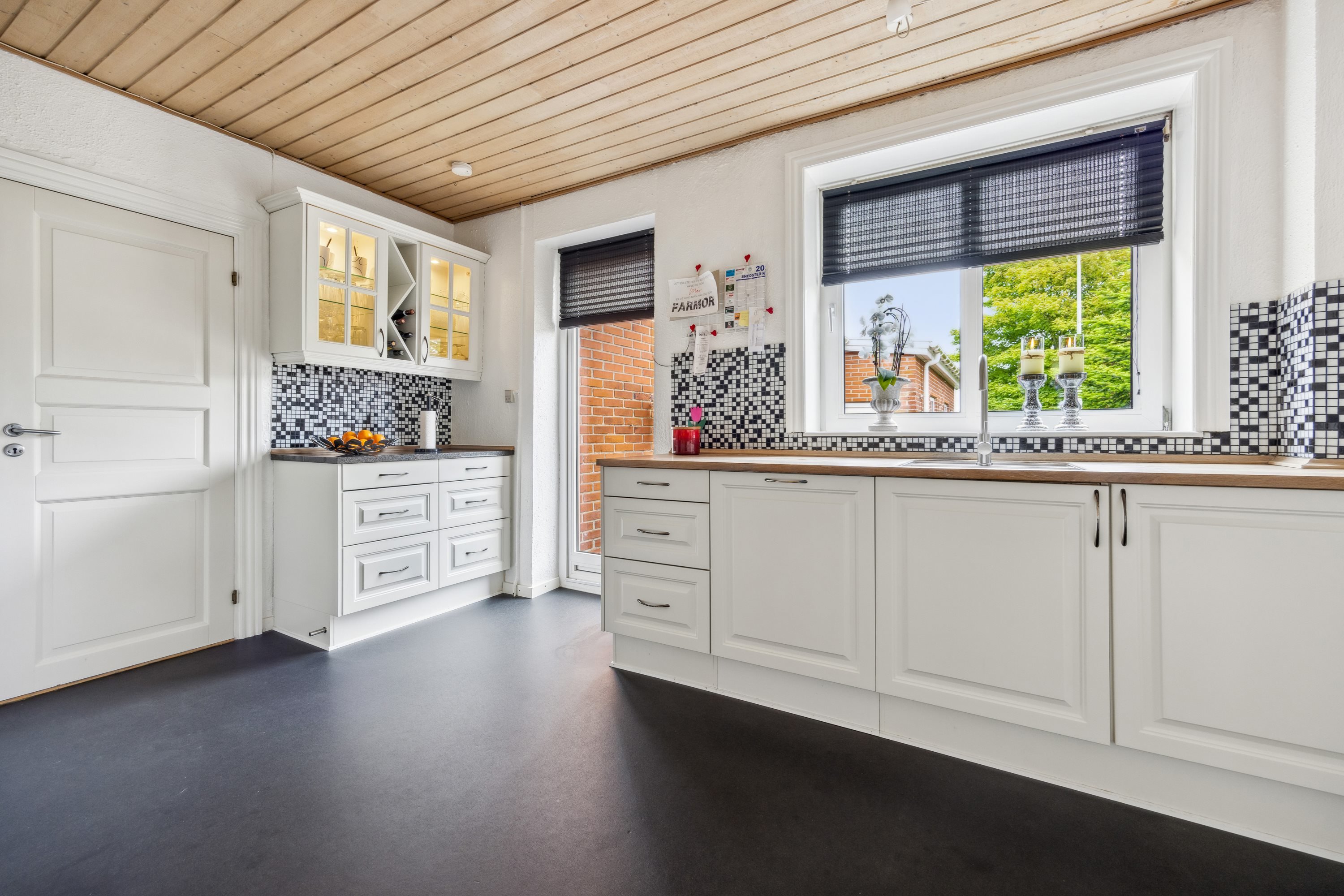 Fremhævet køkken billede i fuldskærmstilstand. Billede af Vangsgade 1, 7752 Snedsted