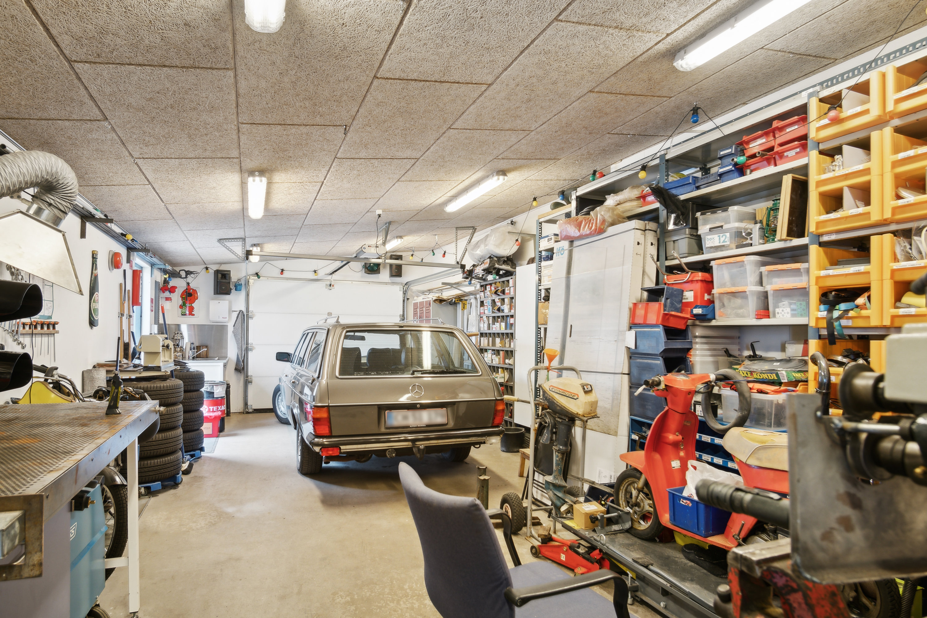 Fremhævet garage billede i fuldskærmstilstand. Billede af Vroldvej 22, 8660 Skanderborg