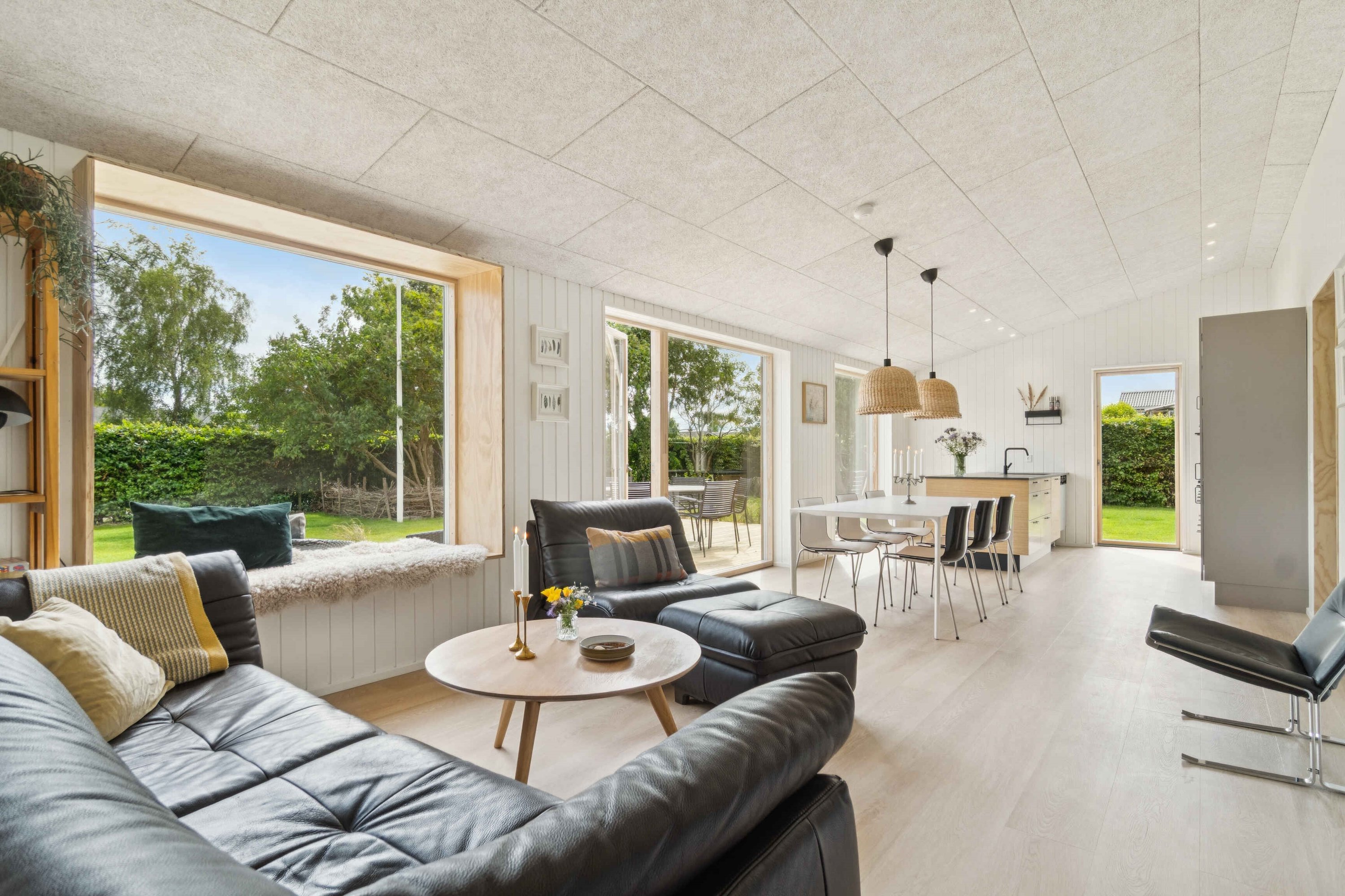 Fremhævet  billede i fuldskærmstilstand. Billede af Valmuevej 25, Følle Strand, 8410 Rønde