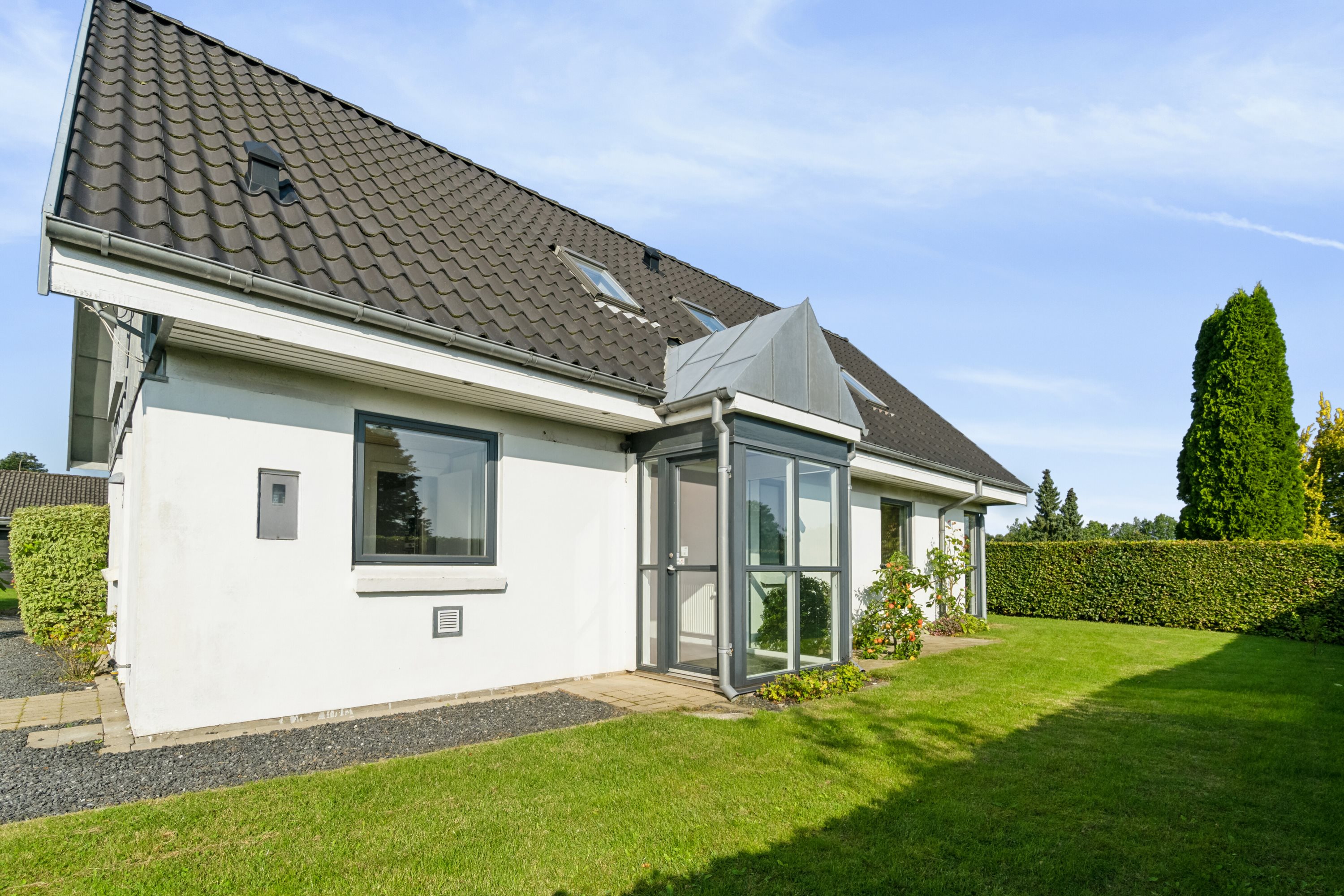 Fremhævet set fra haven billede i fuldskærmstilstand. Billede af Søsterhøjvej 9, Skåde, 8270 Højbjerg