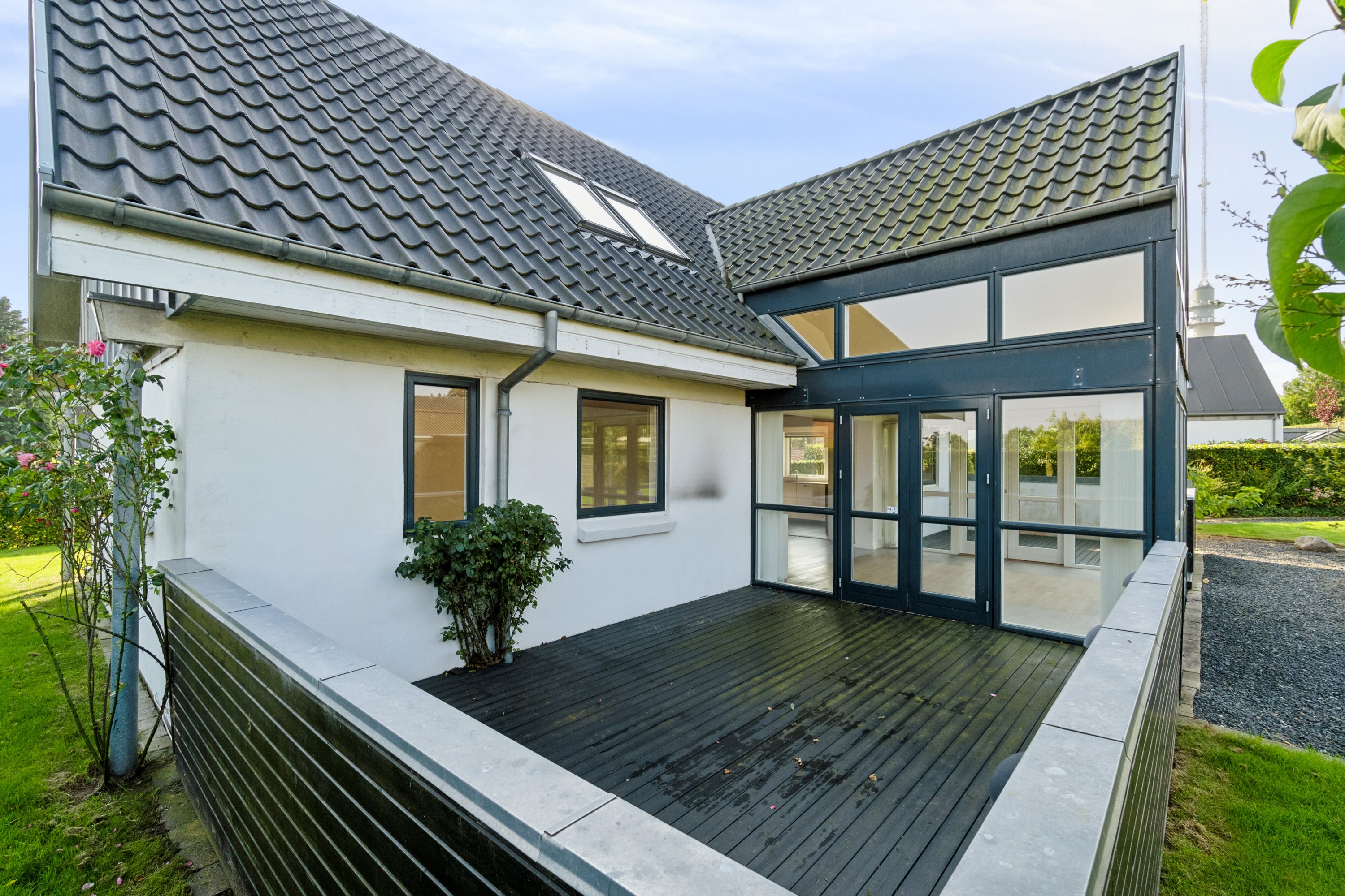 Fremhævet set fra vejen billede i fuldskærmstilstand. Billede af Søsterhøjvej 9, Skåde, 8270 Højbjerg