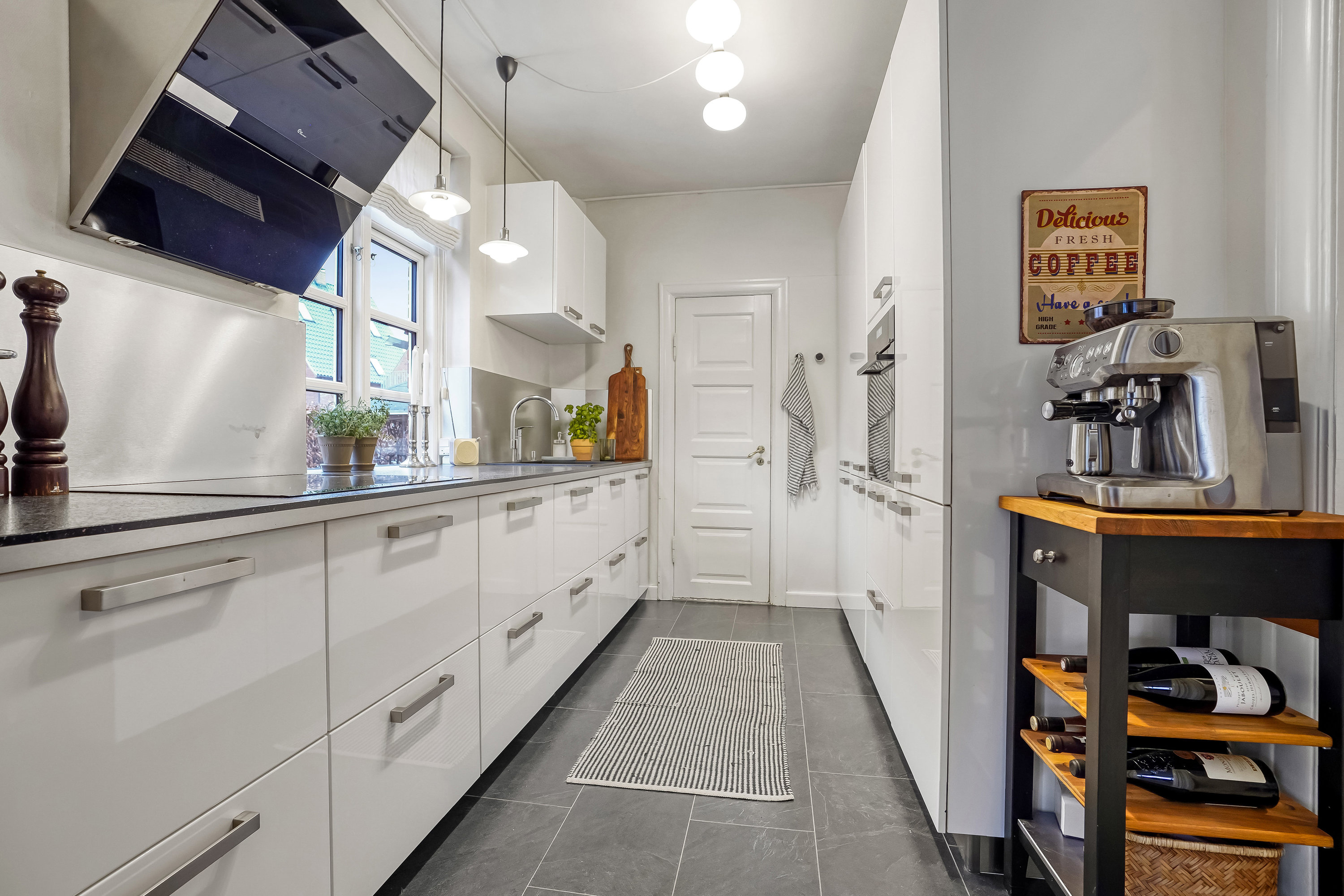 Miniaturebillede 1: køkken. Billede af Læssøegade 169, 5230 Odense M