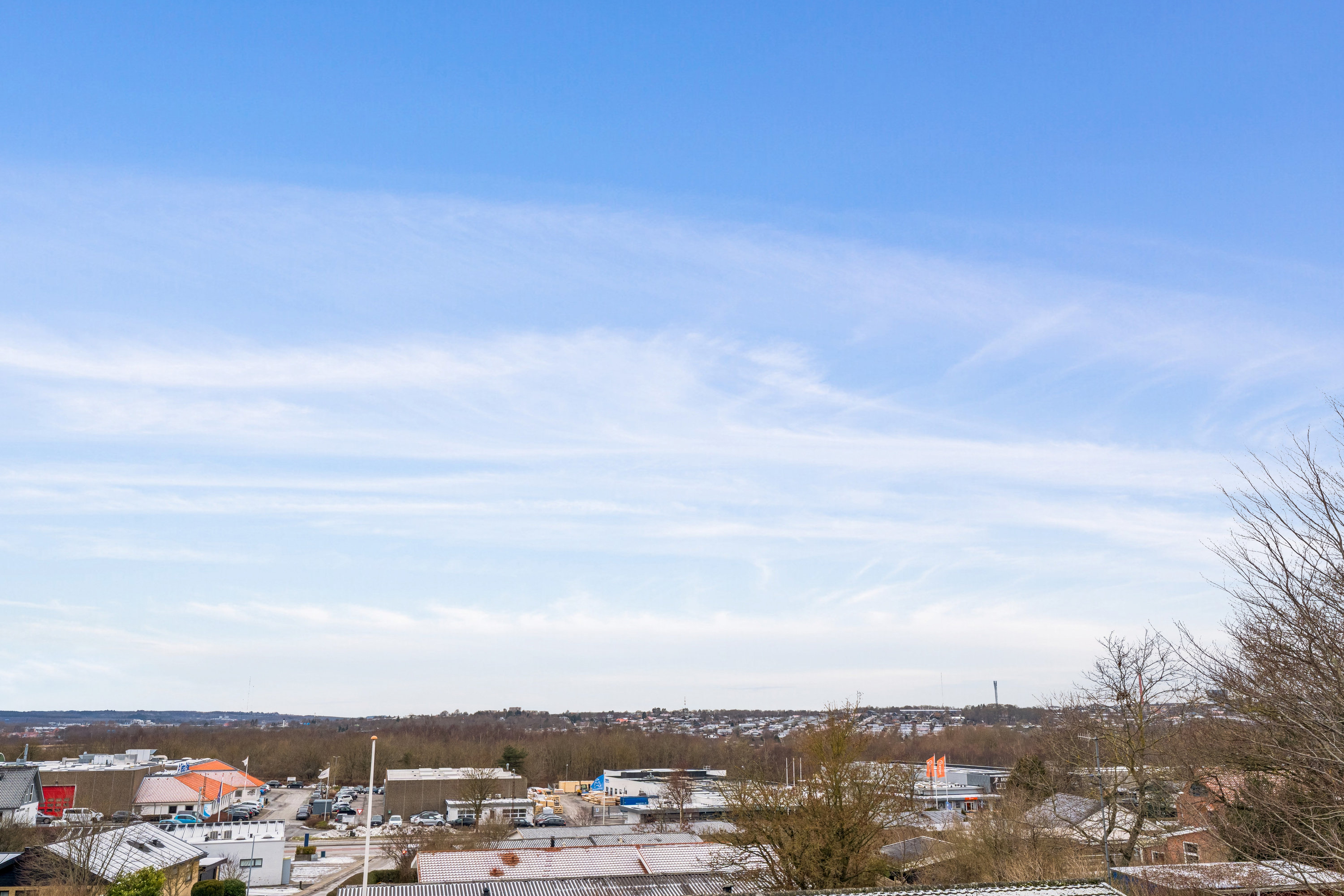 Fremhævet omgivelser billede i fuldskærmstilstand. Billede af Urbakken 9, Gug, 9210 Aalborg SØ
