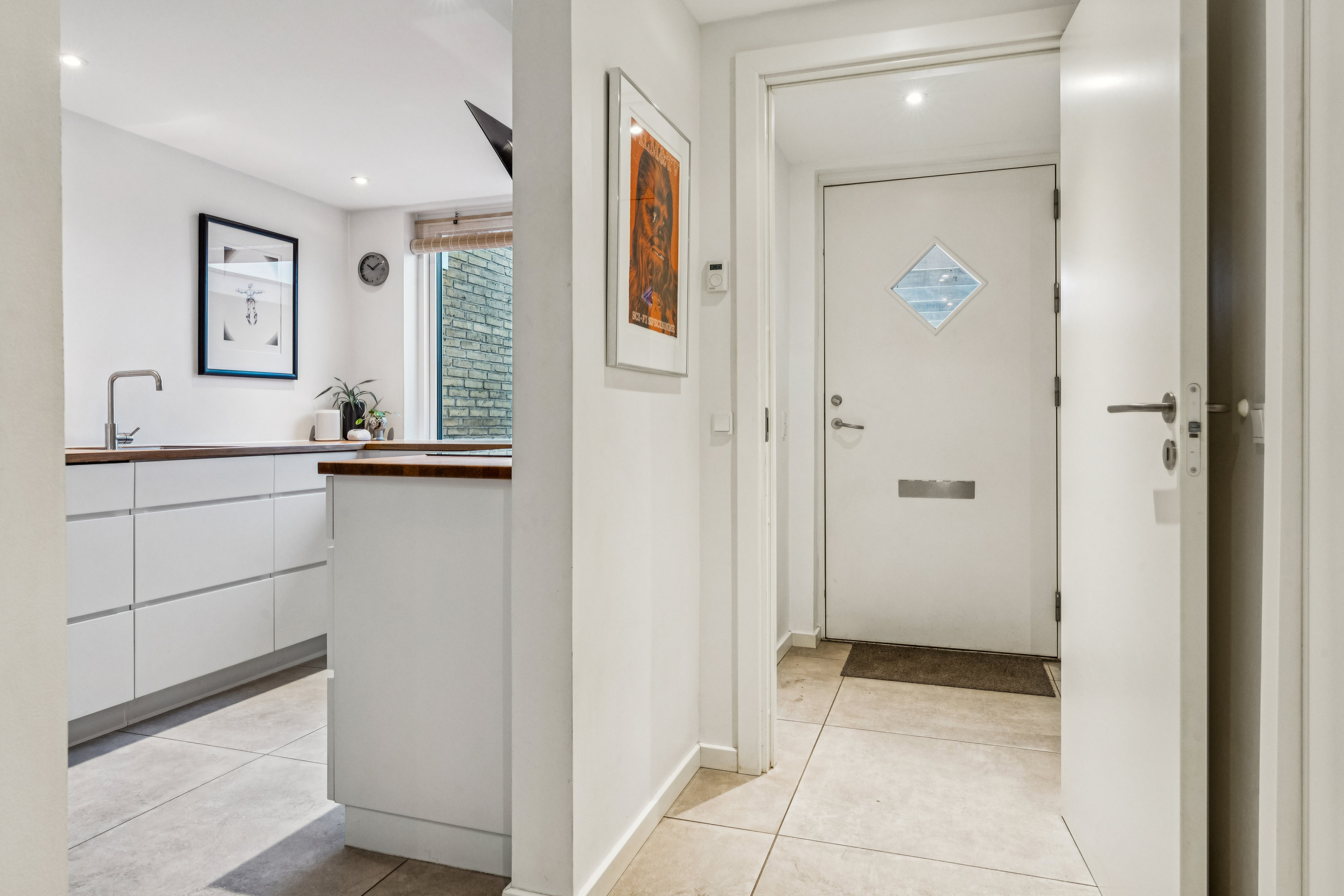 Fremhævet gang billede i fuldskærmstilstand. Billede af Godske Lindenovs Vej 85, Gug, 9210 Aalborg SØ