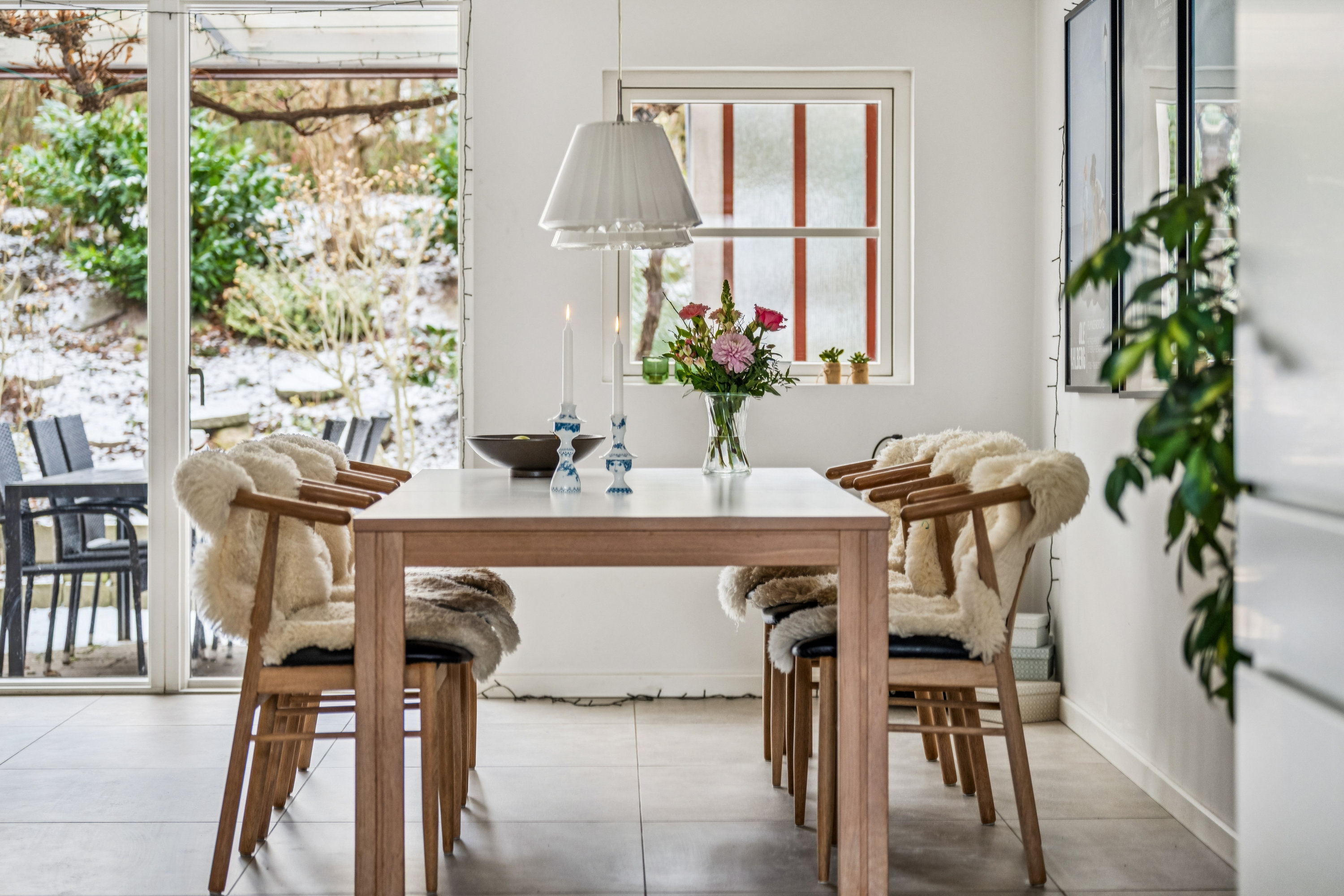 Fremhævet spisestue billede i fuldskærmstilstand. Billede af Godske Lindenovs Vej 85, Gug, 9210 Aalborg SØ