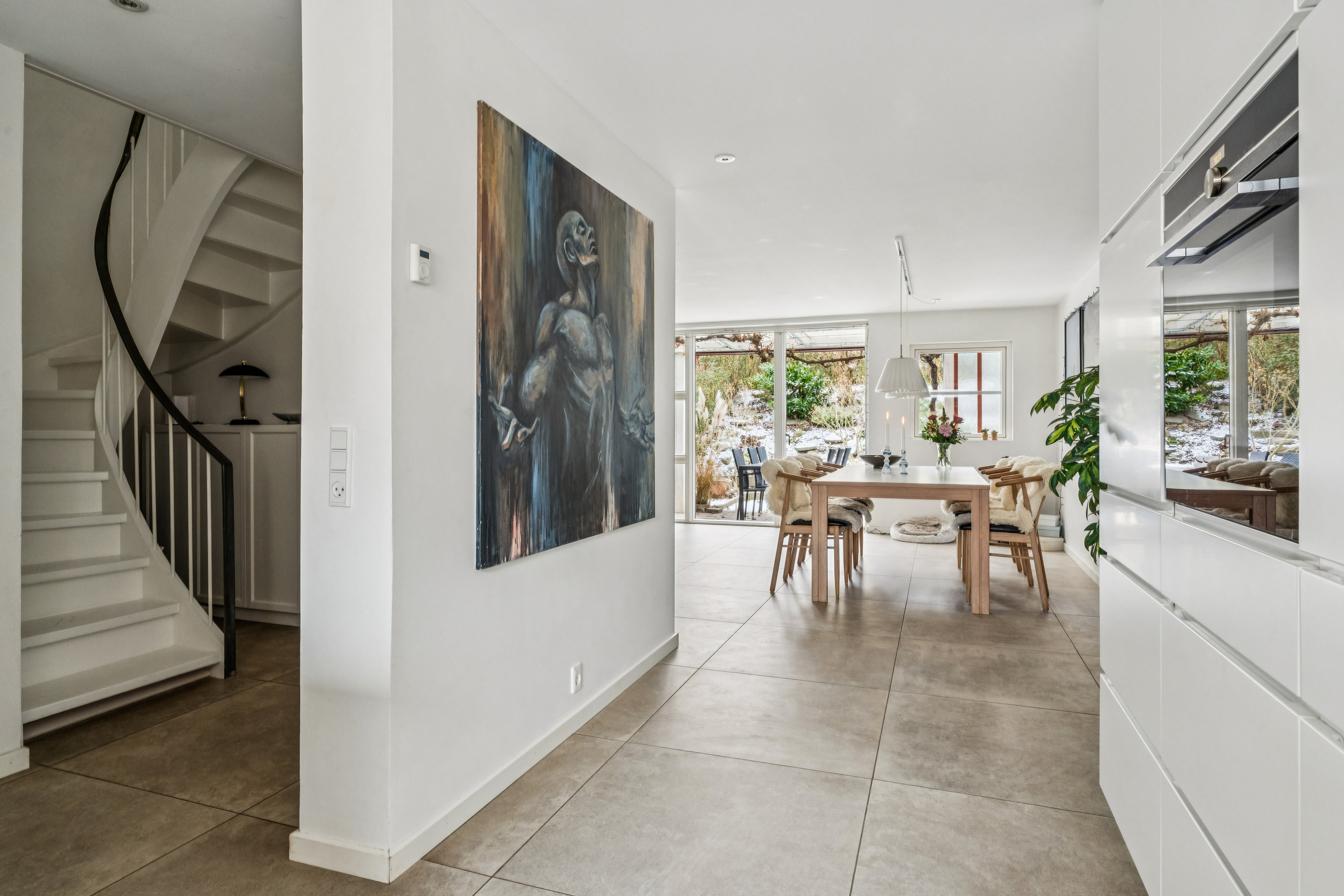 Fremhævet stue billede i fuldskærmstilstand. Billede af Godske Lindenovs Vej 85, Gug, 9210 Aalborg SØ