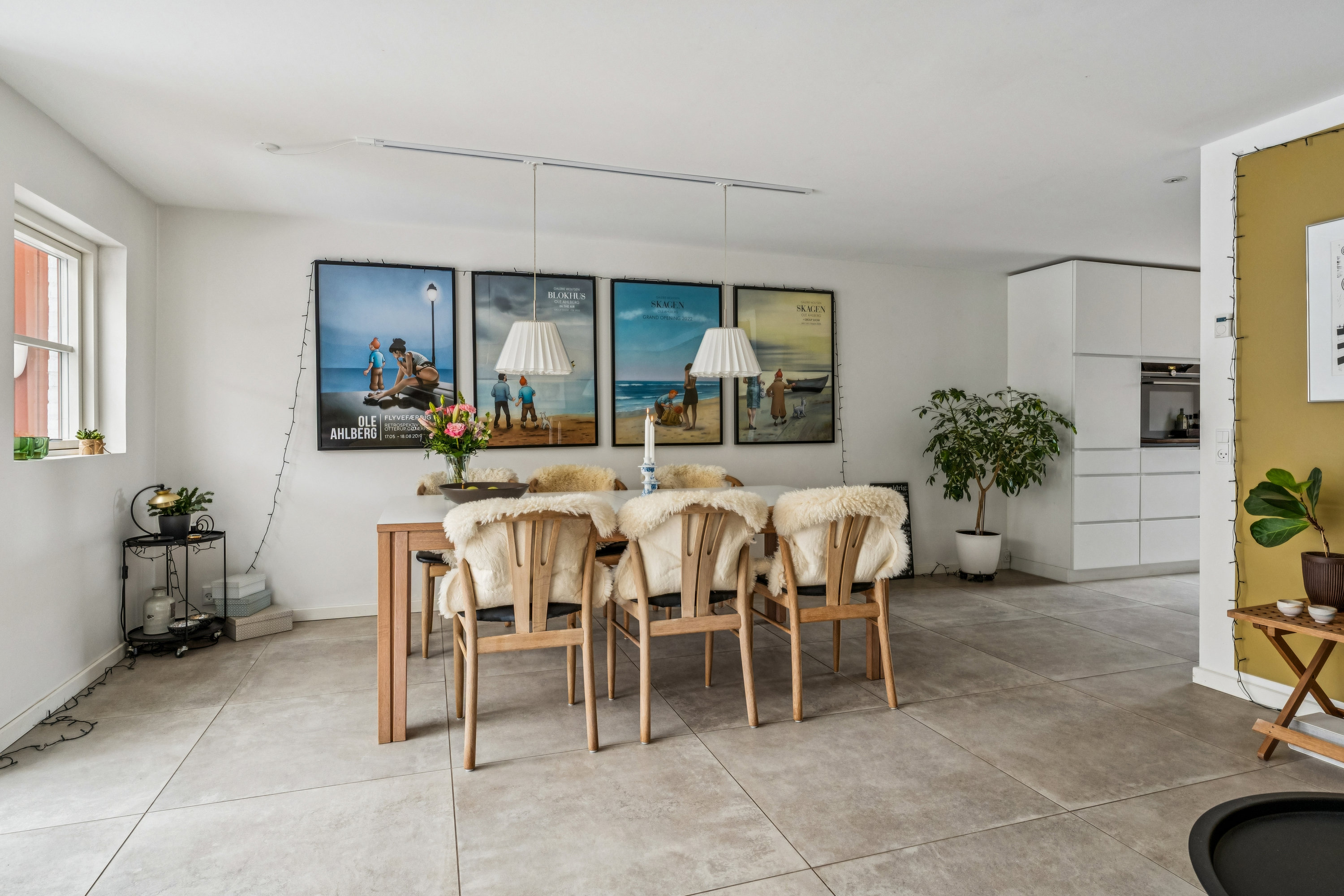 Fremhævet stue billede i fuldskærmstilstand. Billede af Godske Lindenovs Vej 85, Gug, 9210 Aalborg SØ