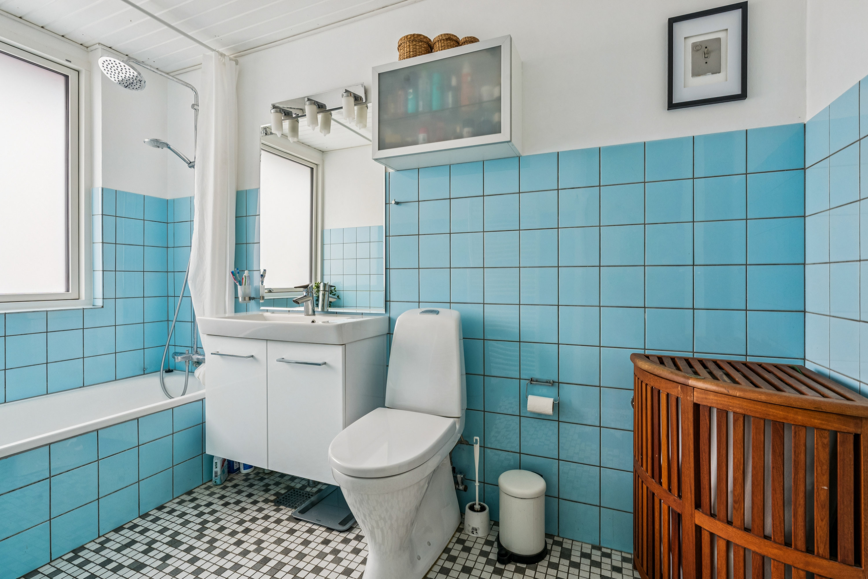 Fremhævet badeværelse billede i fuldskærmstilstand. Billede af Godske Lindenovs Vej 85, Gug, 9210 Aalborg SØ