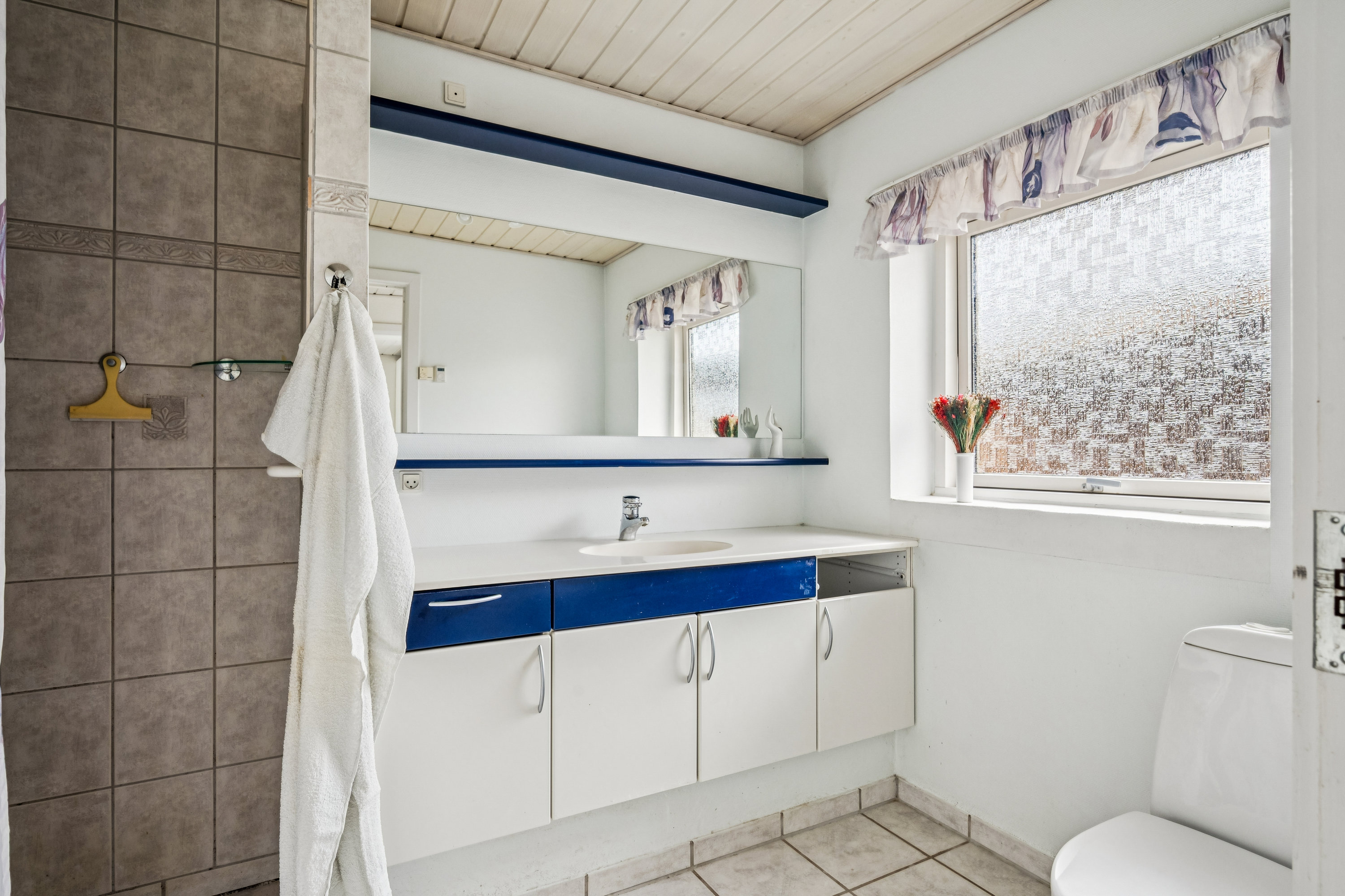 Fremhævet badeværelse billede i fuldskærmstilstand. Billede af Bondagervej 6A, Foldby, 8382 Hinnerup